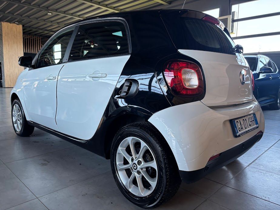 Smart SMART FORFOUR 90 0.9 TURBO PASSION 90CV NEOPATENTATI 2019 — foto 2