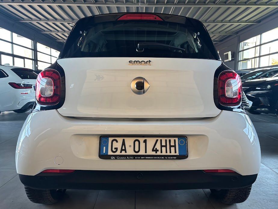 Smart SMART FORFOUR 90 0.9 TURBO PASSION 90CV NEOPATENTATI 2019 — foto 3