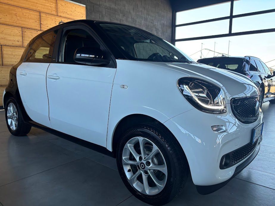 Smart SMART FORFOUR 90 0.9 TURBO PASSION 90CV NEOPATENTATI 2019 — foto 5