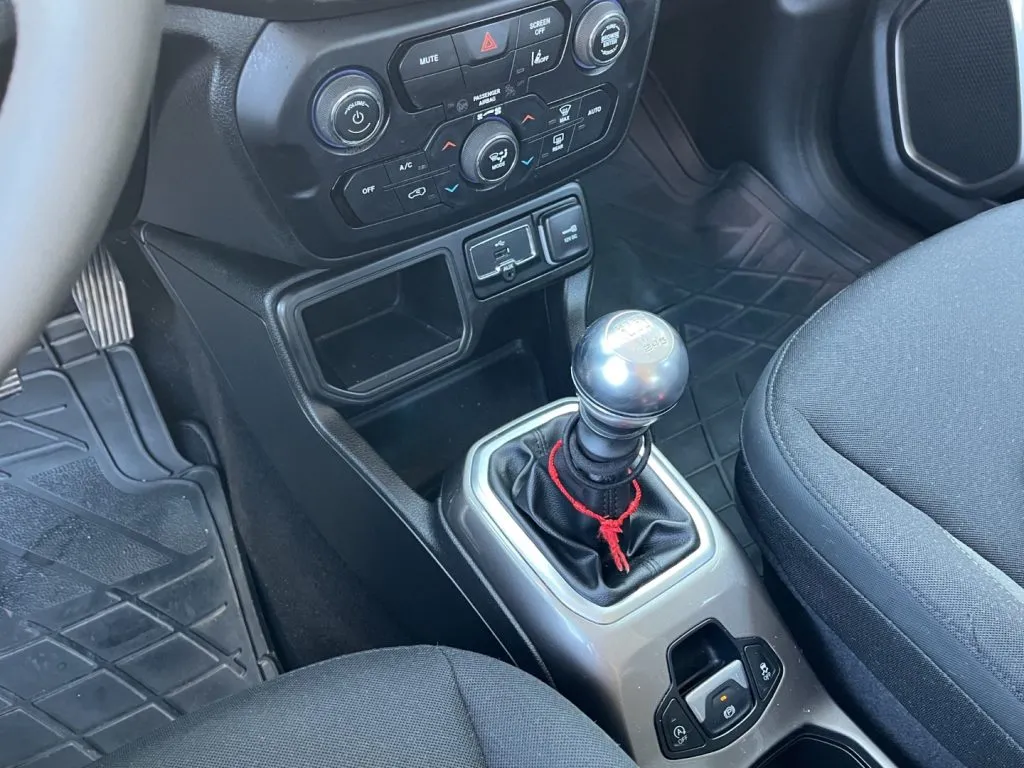 Jeep 120CV Limited Autocarro N1 2022 — foto 13