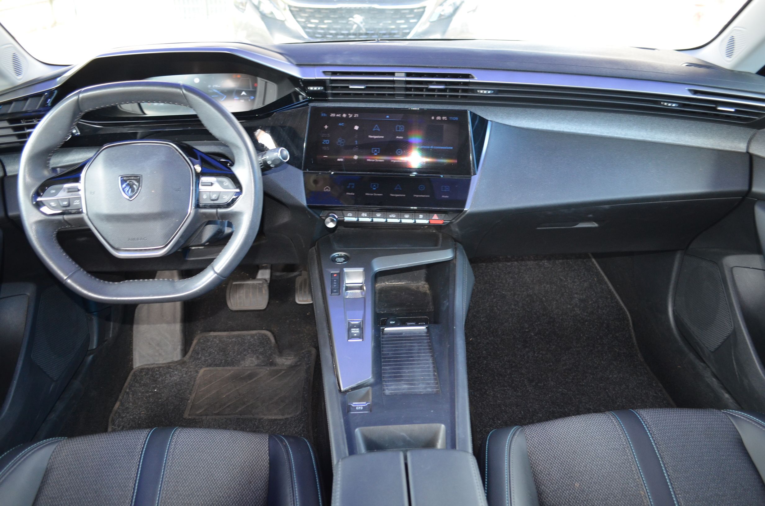 Peugeot 308 1.5 bluehdi Allure Pack s&s 130cv eat8 2024 — foto 9