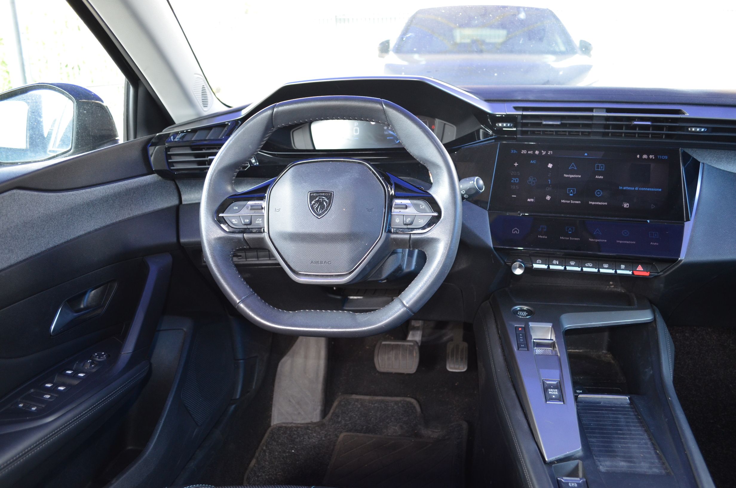 Peugeot 308 1.5 bluehdi Allure Pack s&s 130cv eat8 2024 — foto 10