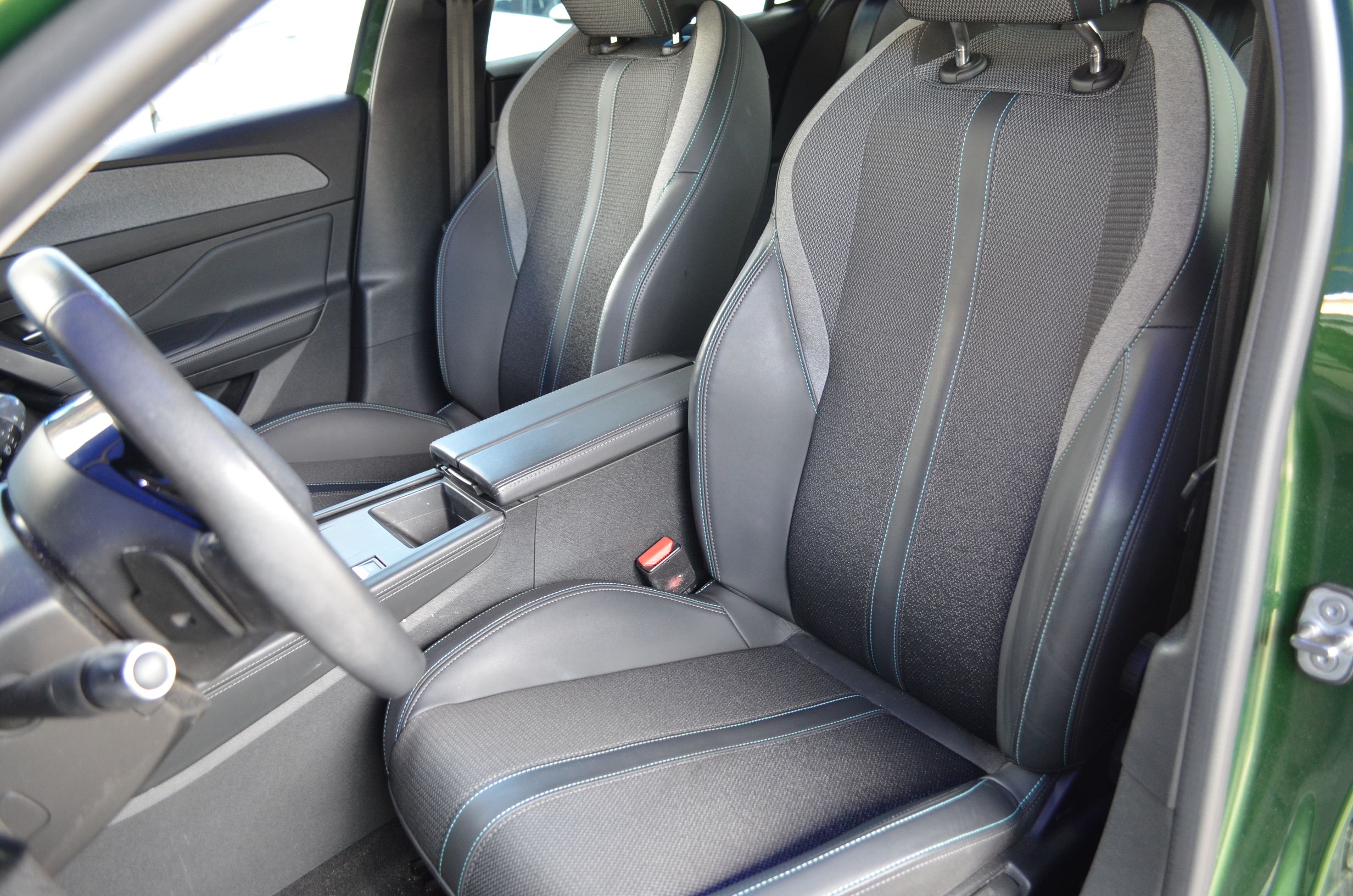Peugeot 308 1.5 bluehdi Allure Pack s&s 130cv eat8 2024 — foto 13
