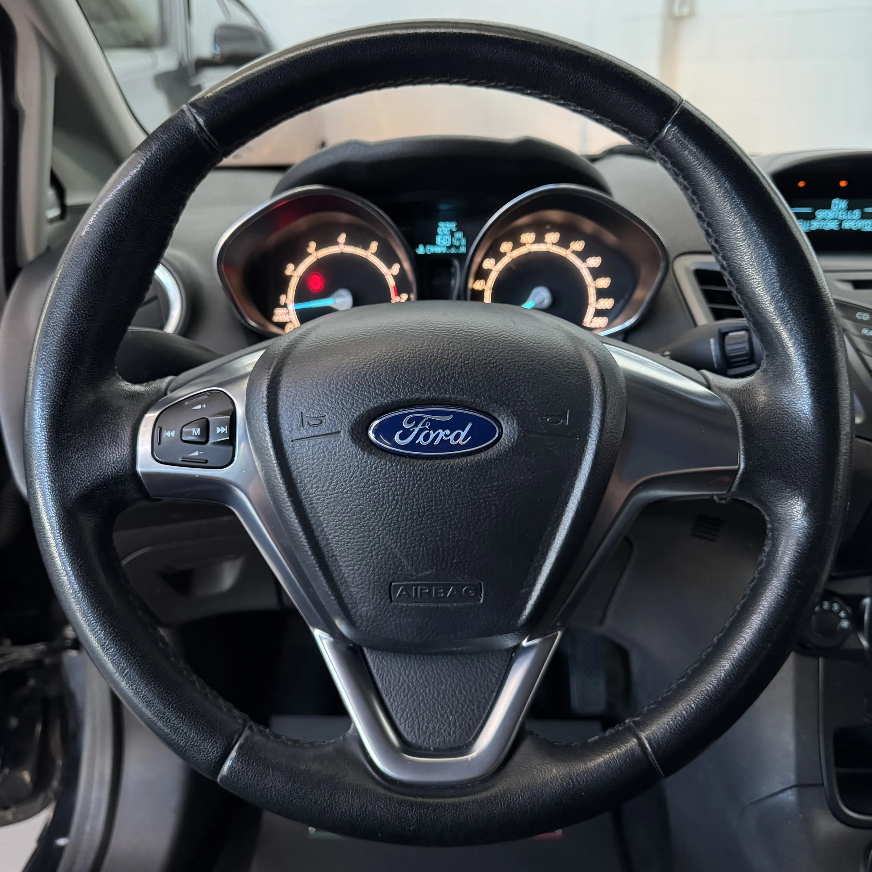Ford Fiesta 5p 1.2cc 60cv Bluetooth+Clima OK Neopatentati 2015 — foto 14