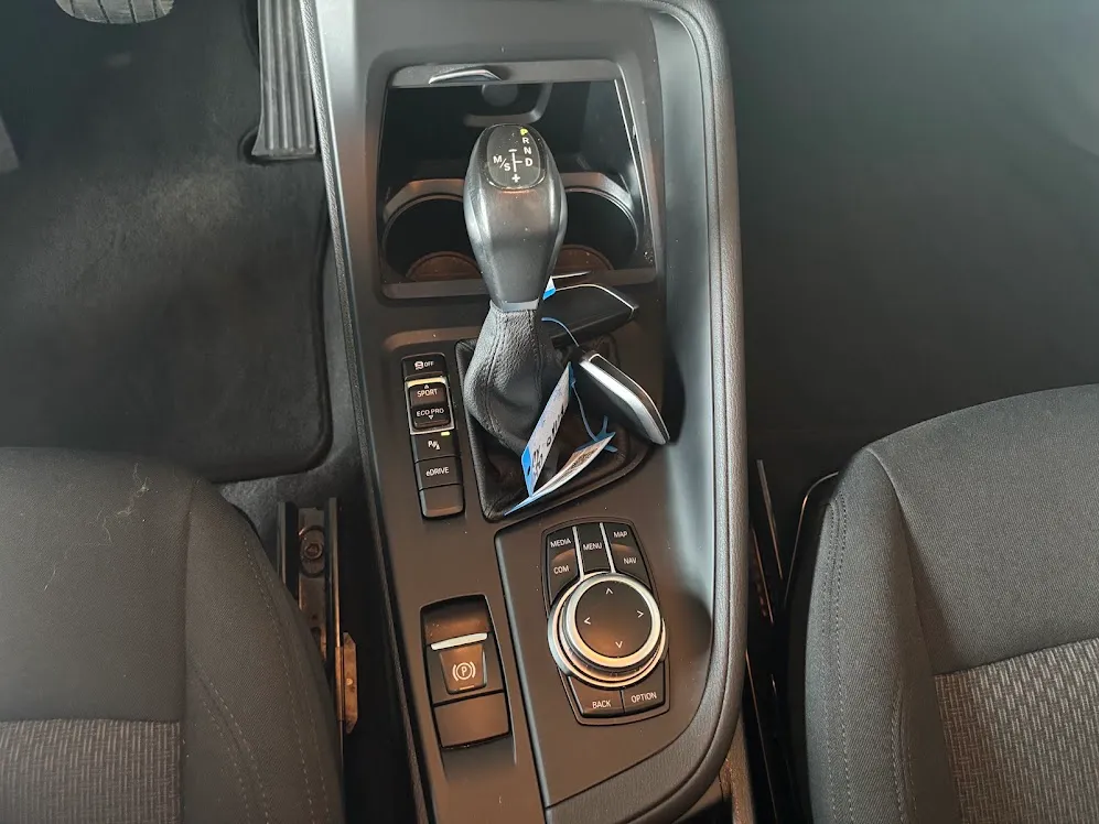 BMW X1 xdrive25e Business Advantage auto 2022 — foto 18