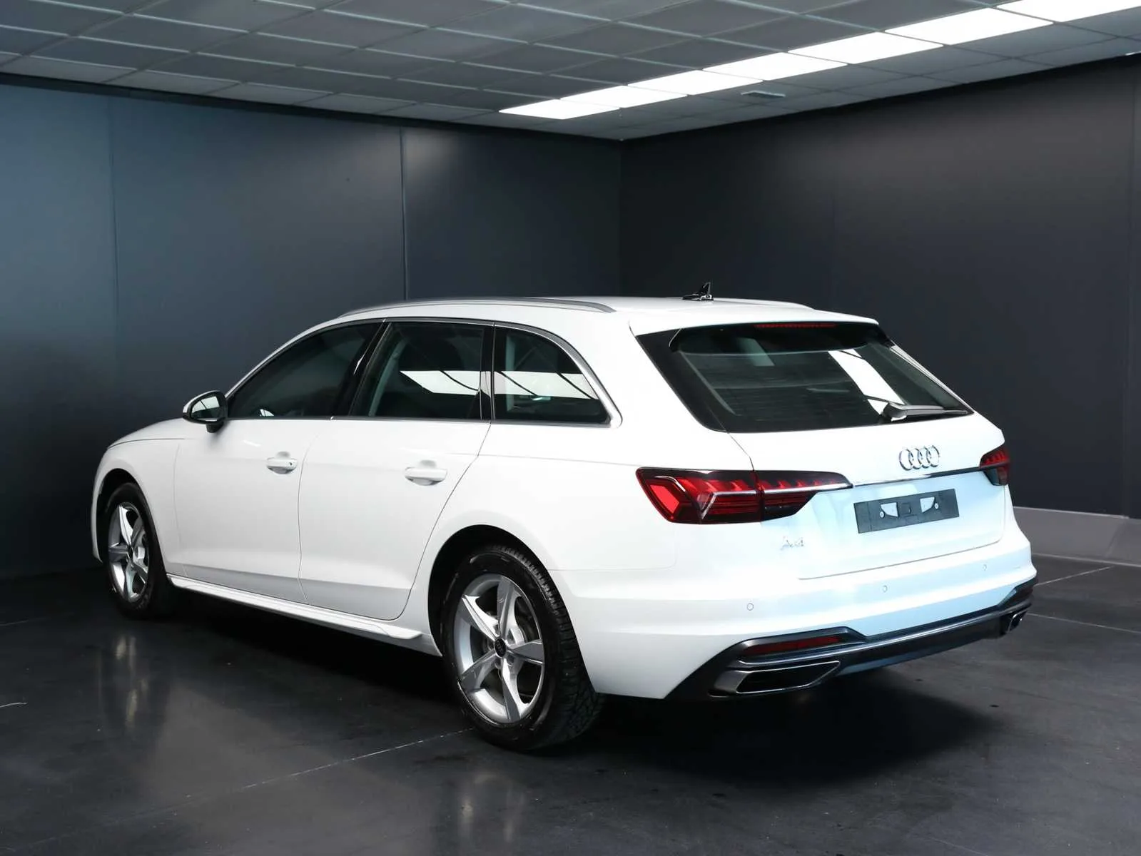 Audi A4 Avant 30 2.0 tdi mhev Business Advanced 136cv s-tronic 2023 — foto 6