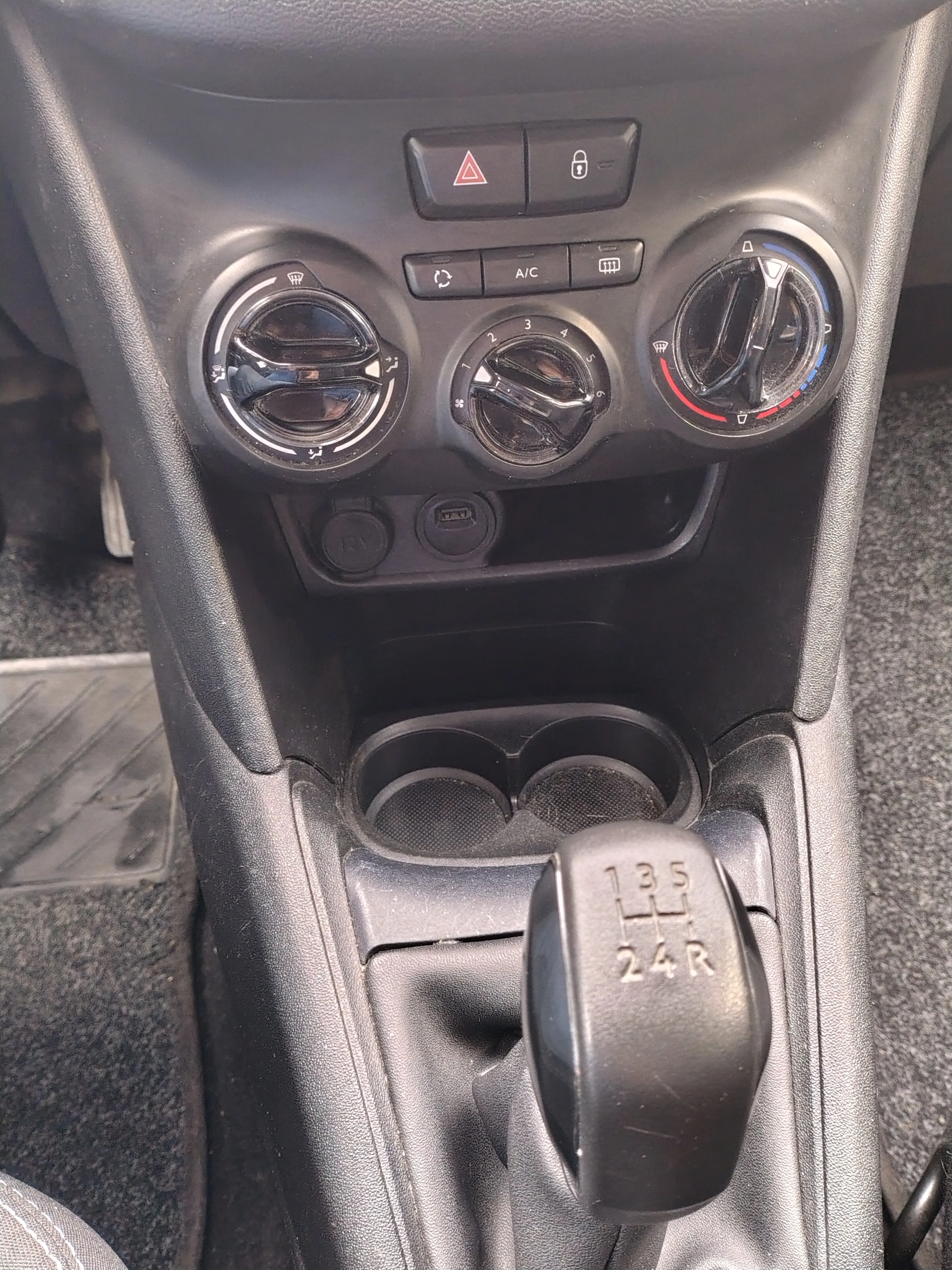 Peugeot 208 5p 1.2 puretech Allure s&s 82cv neopatentati 2018 — foto 19