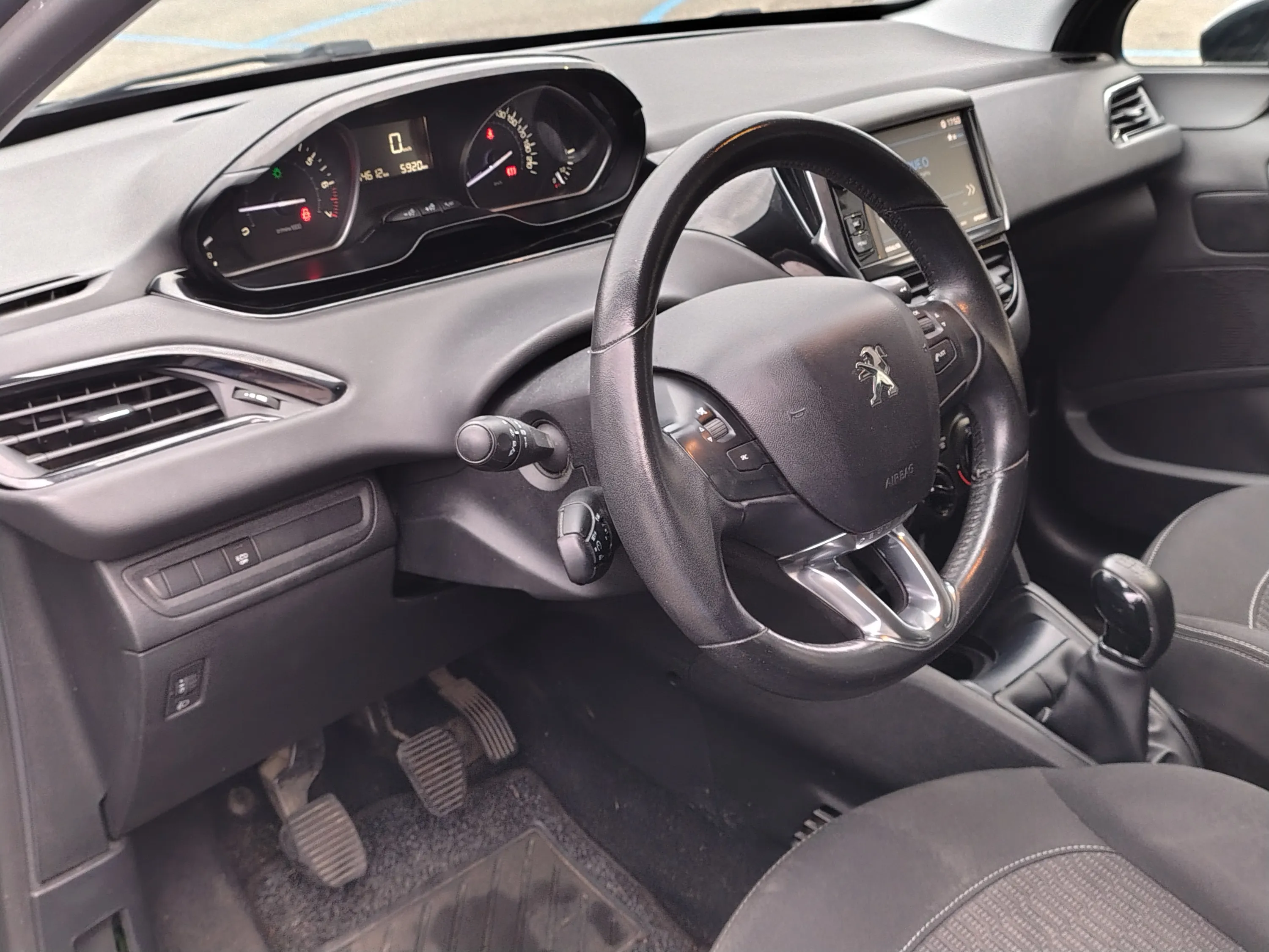 Peugeot 208 5p 1.2 puretech Allure s&s 82cv neopatentati 2018 — foto 12