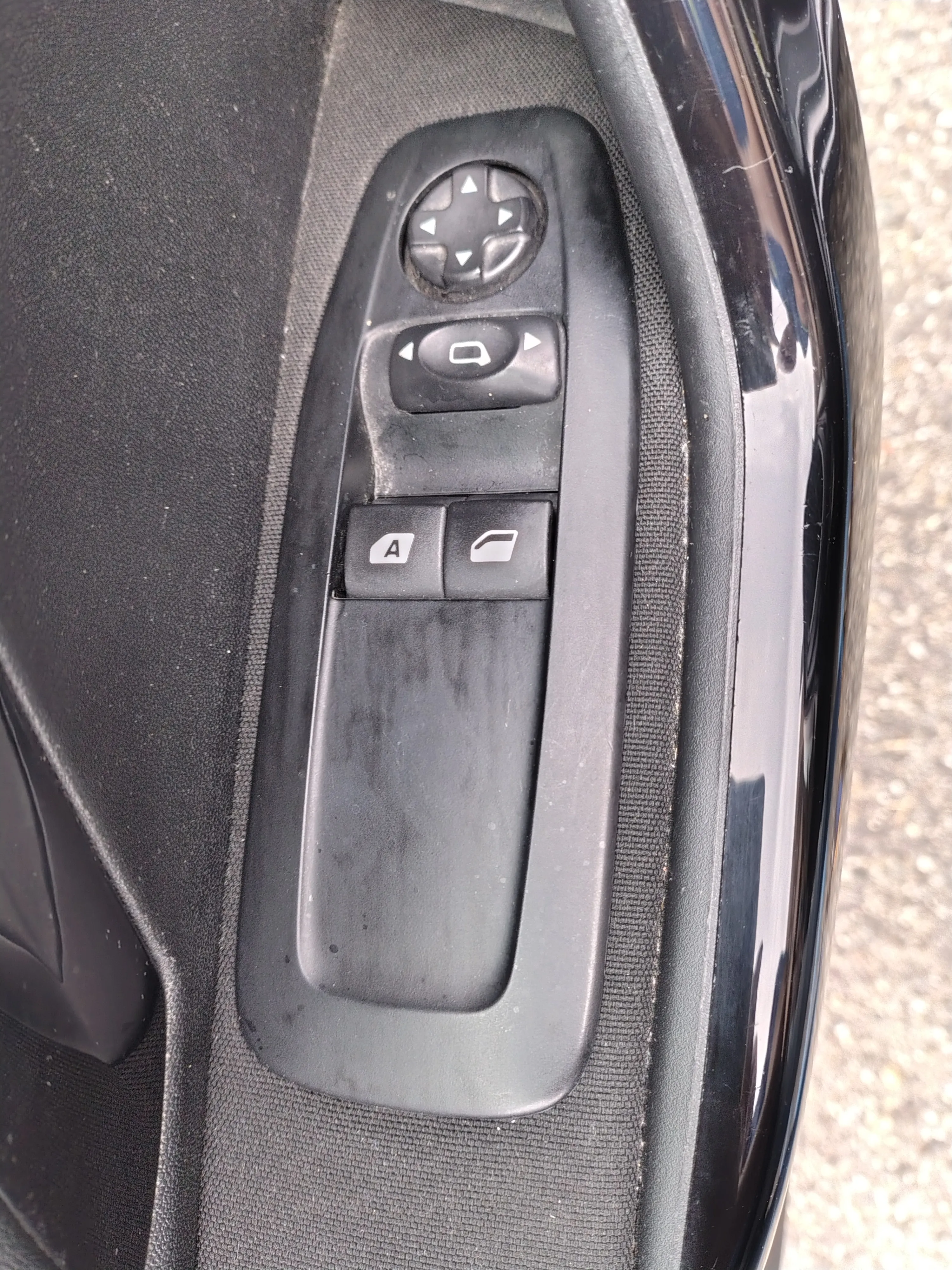 Peugeot 208 5p 1.2 puretech Allure s&s 82cv neopatentati 2018 — foto 14