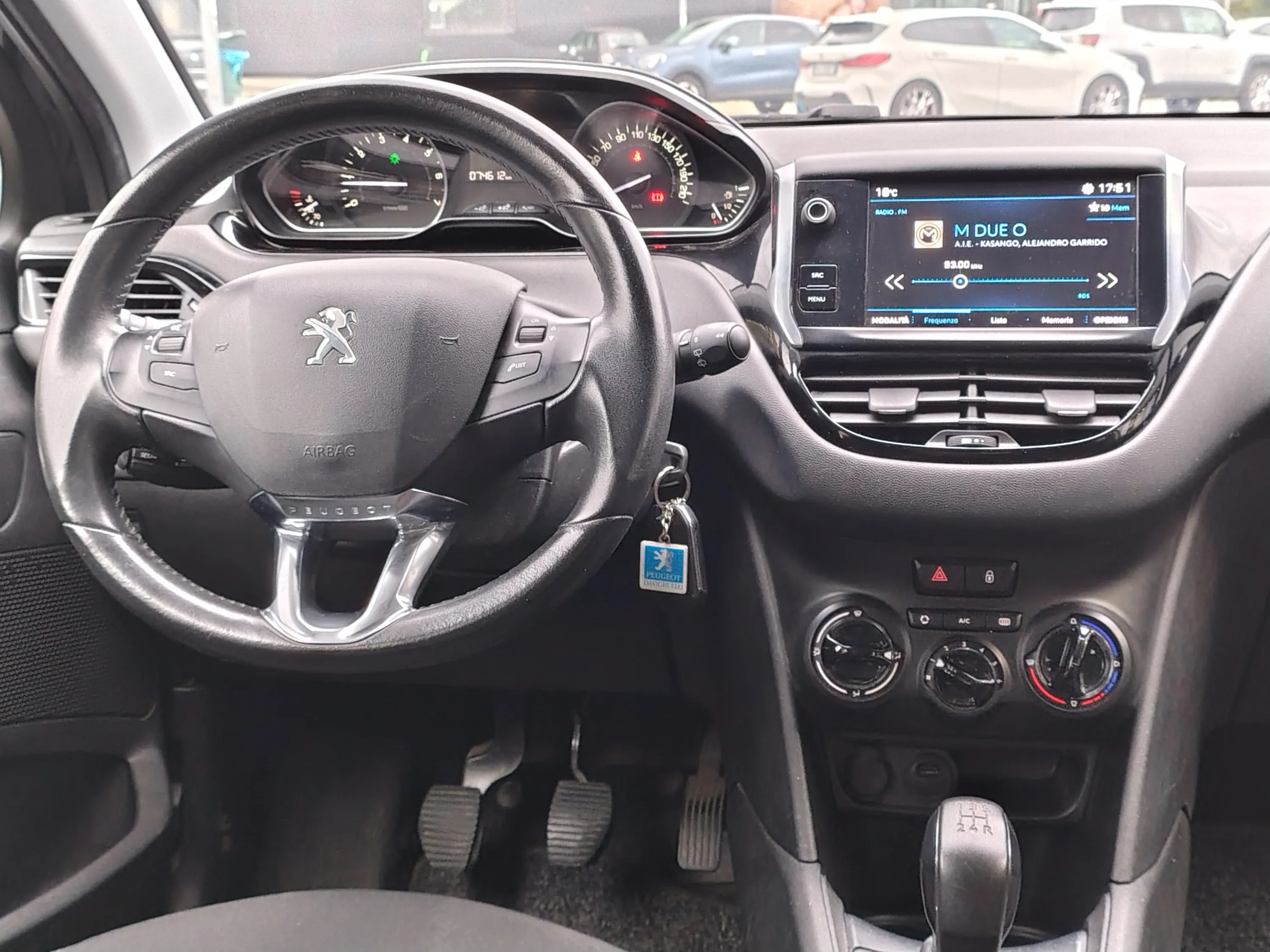 Peugeot 208 5p 1.2 puretech Allure s&s 82cv neopatentati 2018 — foto 16