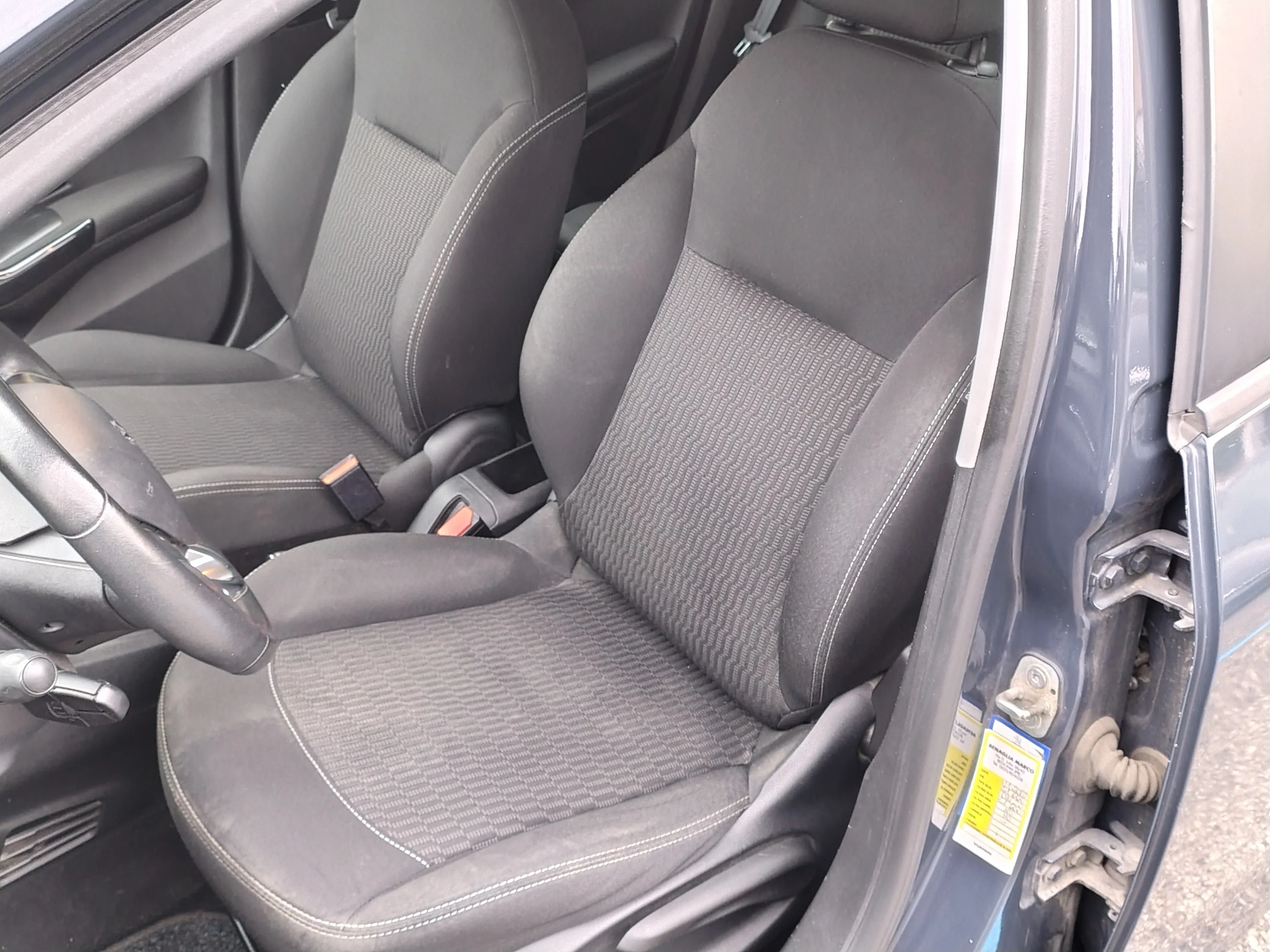 Peugeot 208 5p 1.2 puretech Allure s&s 82cv neopatentati 2018 — foto 9