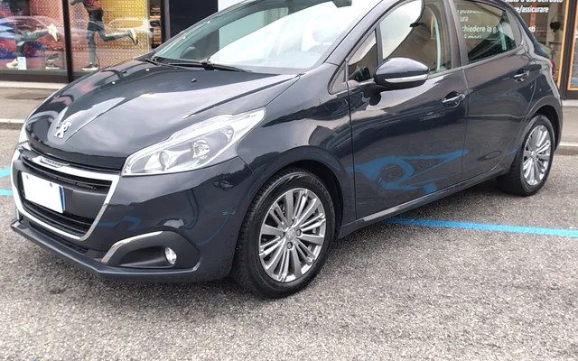 Peugeot 208 5p 1.2 puretech Allure s&s 82cv neopatentati