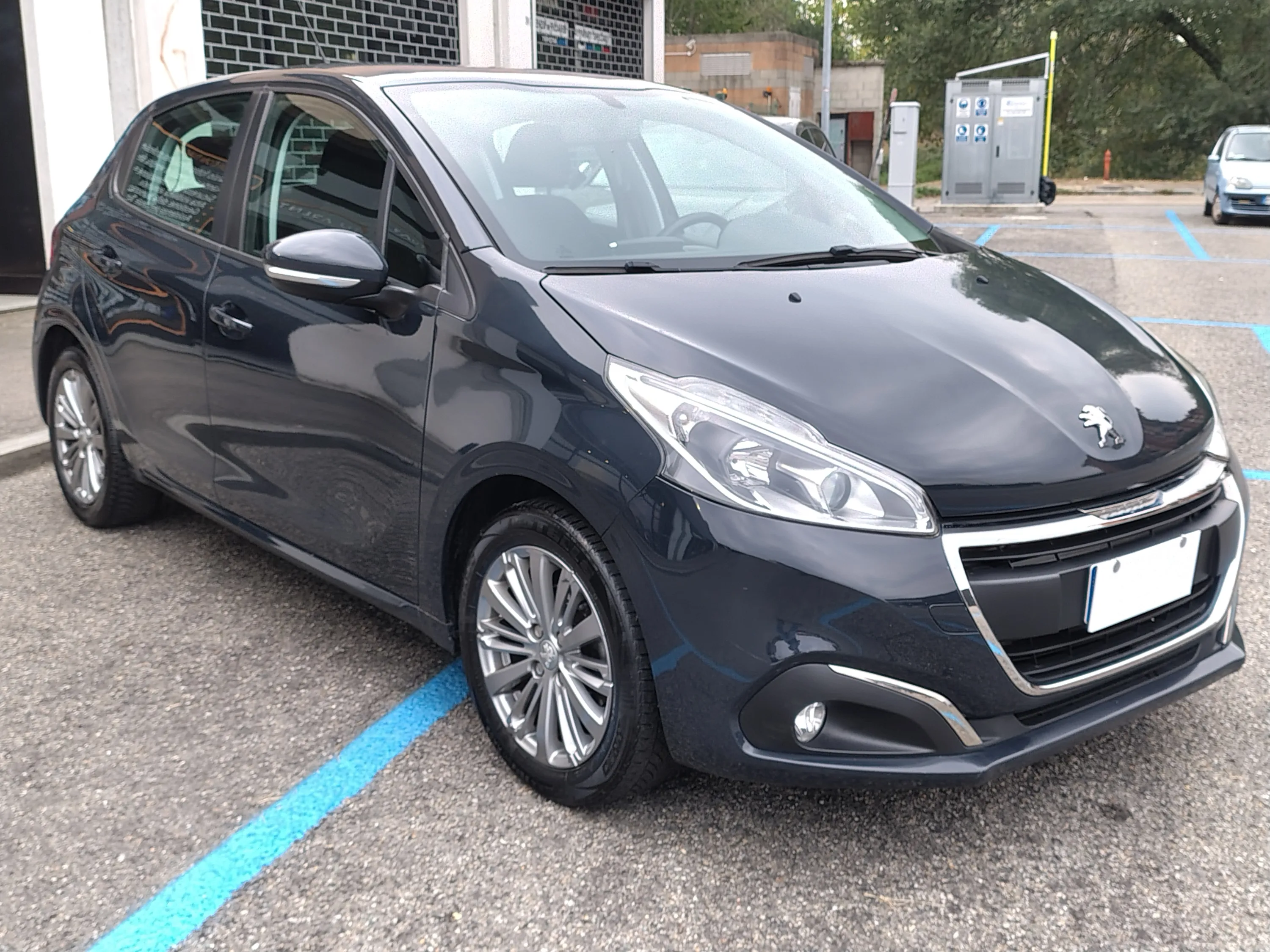 Peugeot 208 5p 1.2 puretech Allure s&s 82cv neopatentati 2018 — foto 3