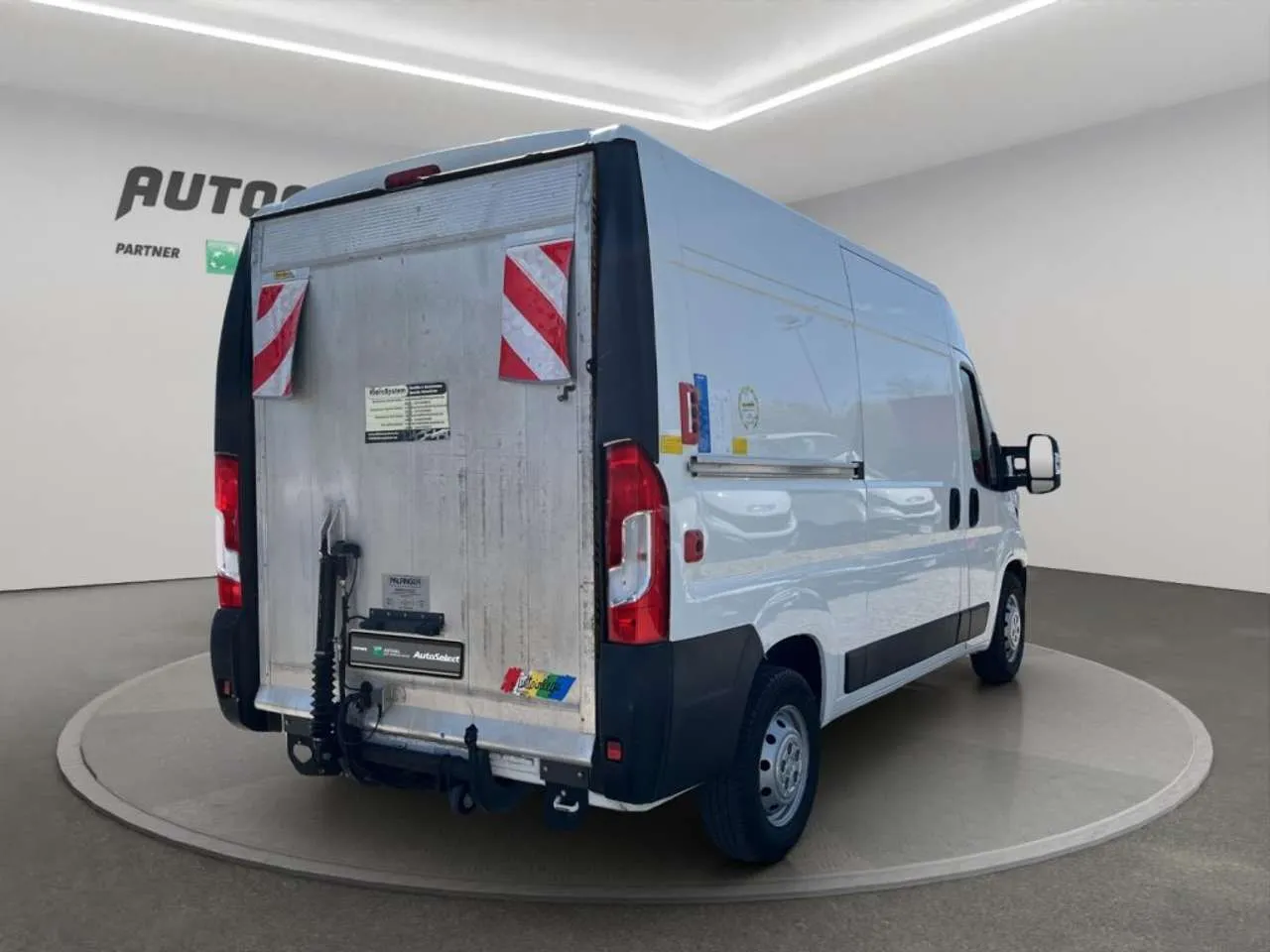 PEUGEOT Boxer 35 2.2HDi SPONDA CARICATRICE 2020 — foto 4