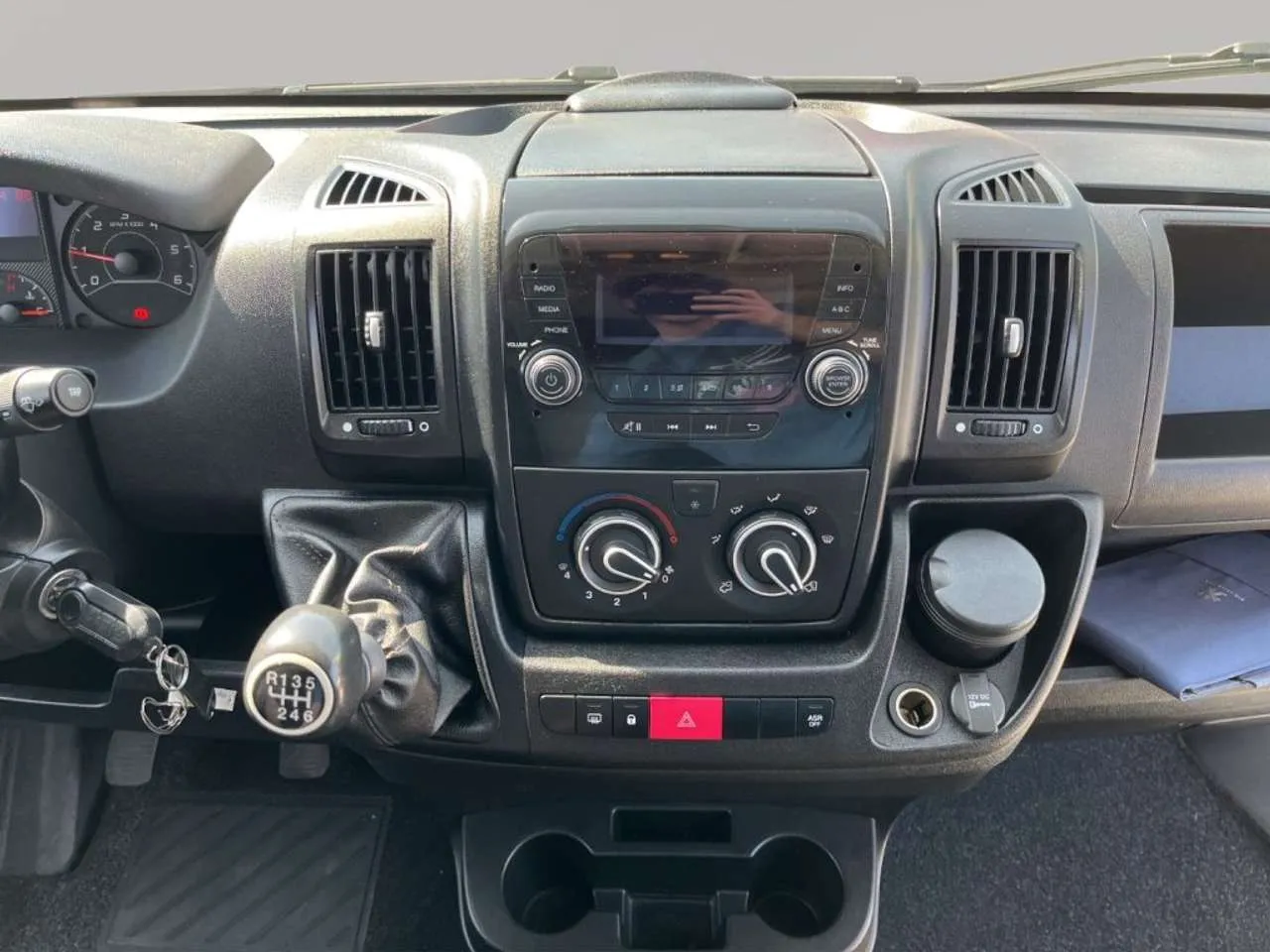 PEUGEOT Boxer 35 2.2HDi SPONDA CARICATRICE 2020 — foto 12