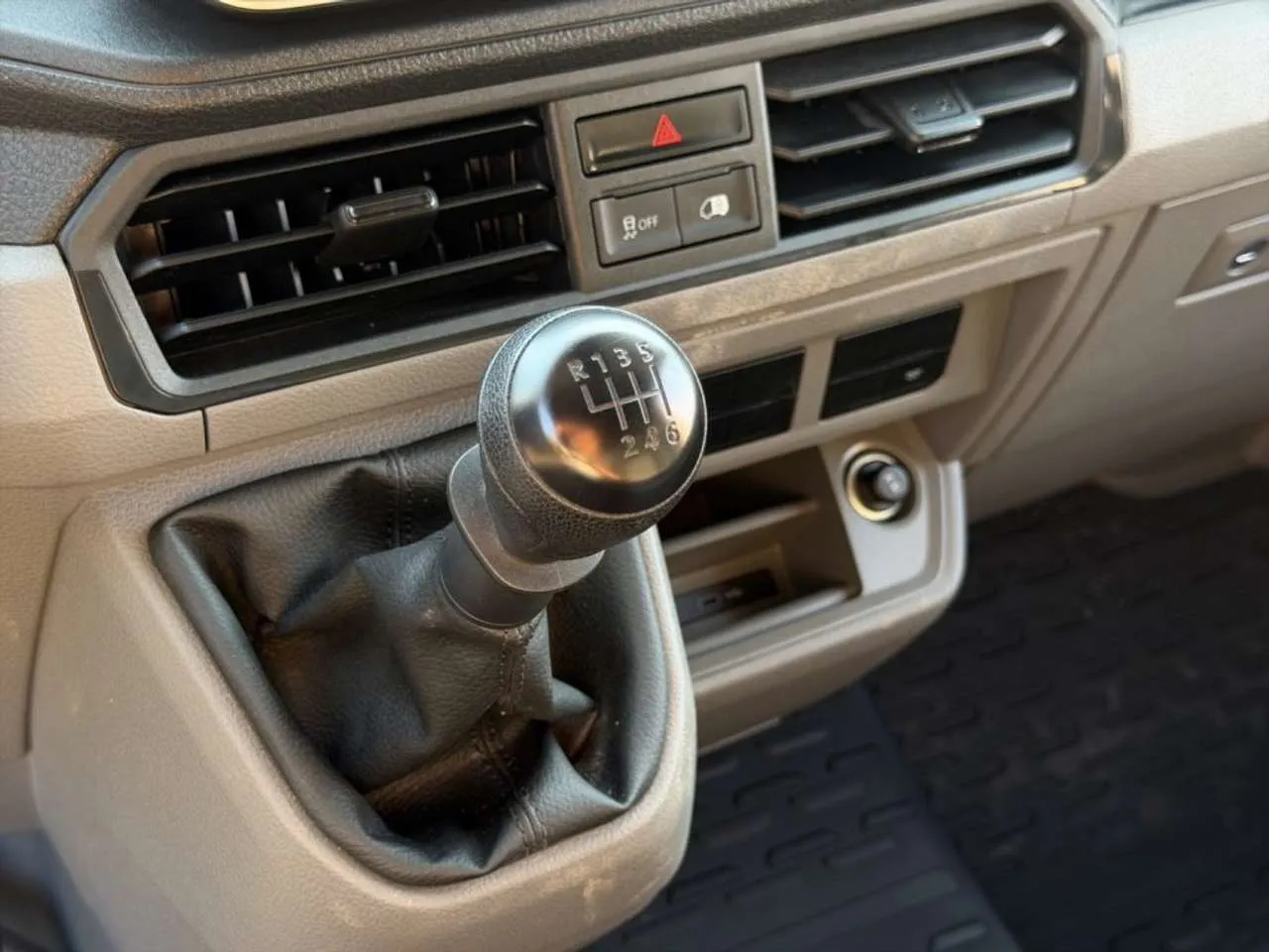 VOLKSWAGEN Crafter L3H3 2.0TDI 140CV 2025 — foto 14