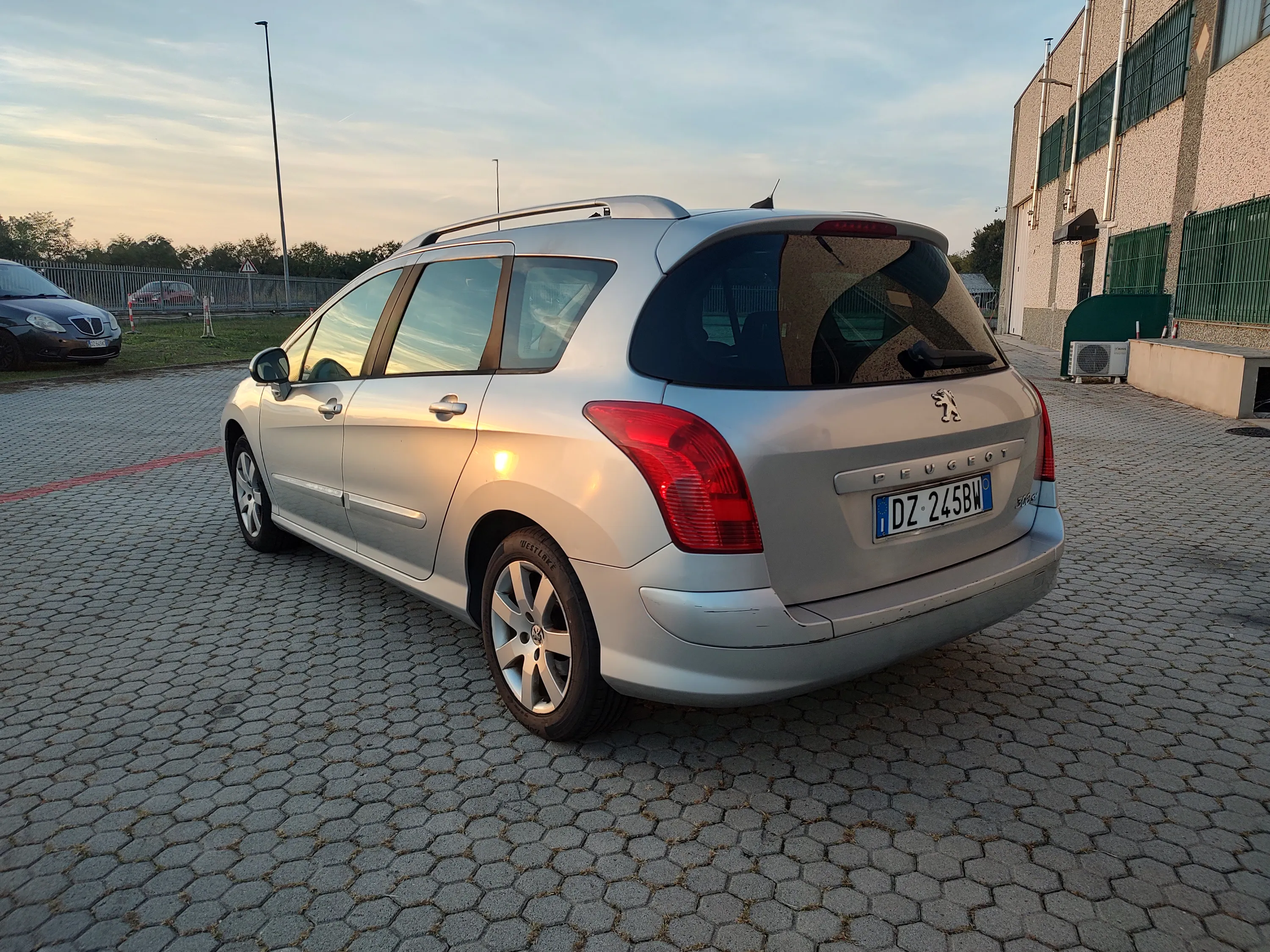 Peugeot 308 SW 1.6 hdi 16v Tecno Ciel 110cv fap 2009 — foto 7