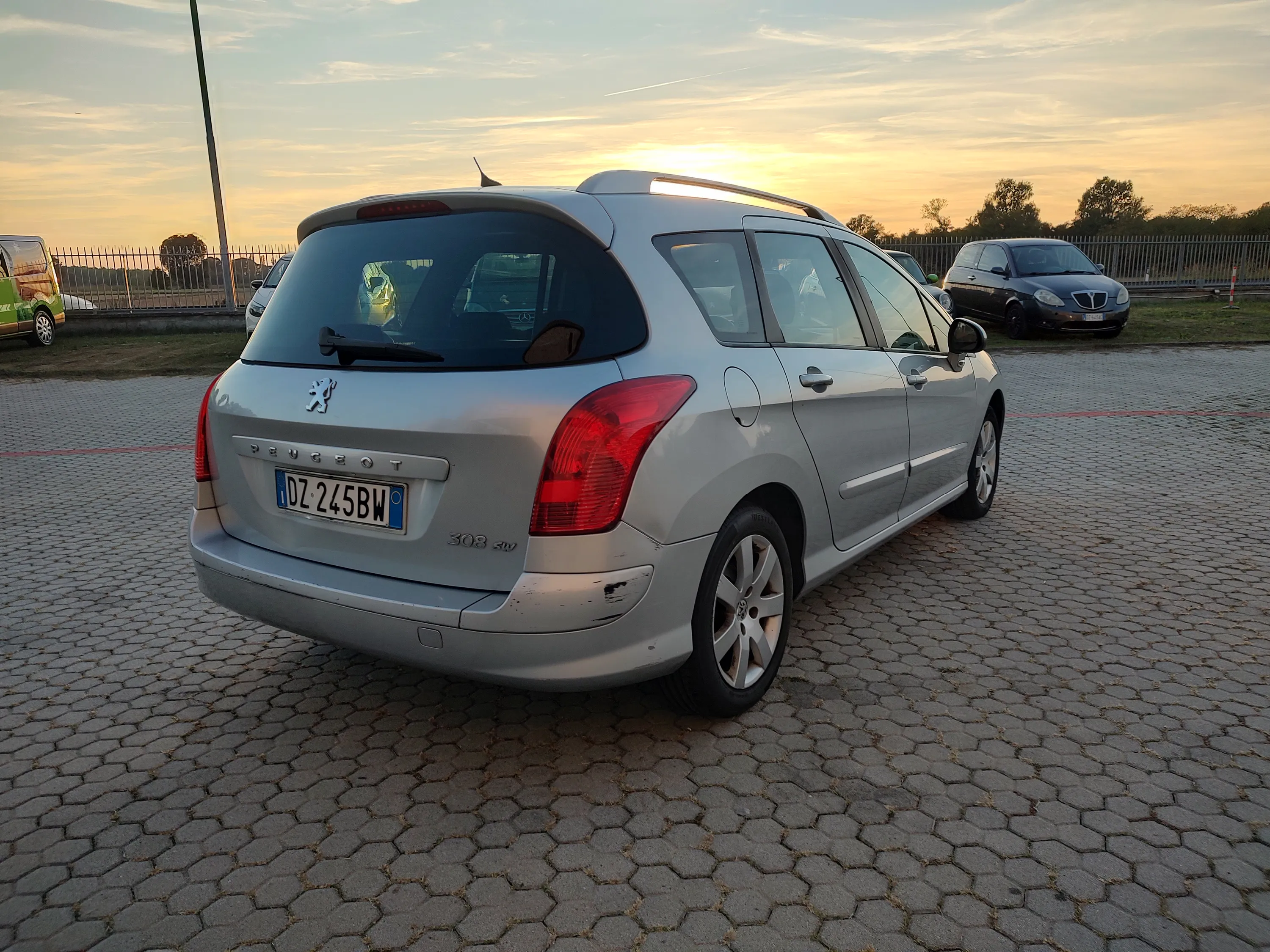 Peugeot 308 SW 1.6 hdi 16v Tecno Ciel 110cv fap 2009 — foto 5
