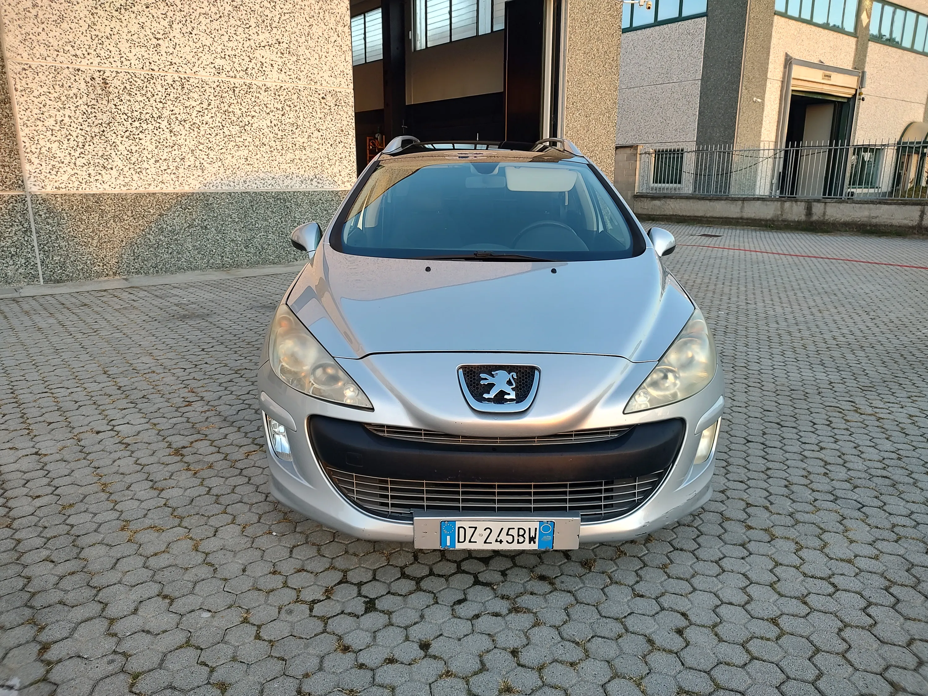 Peugeot 308 SW 1.6 hdi 16v Tecno Ciel 110cv fap 2009 — foto 3
