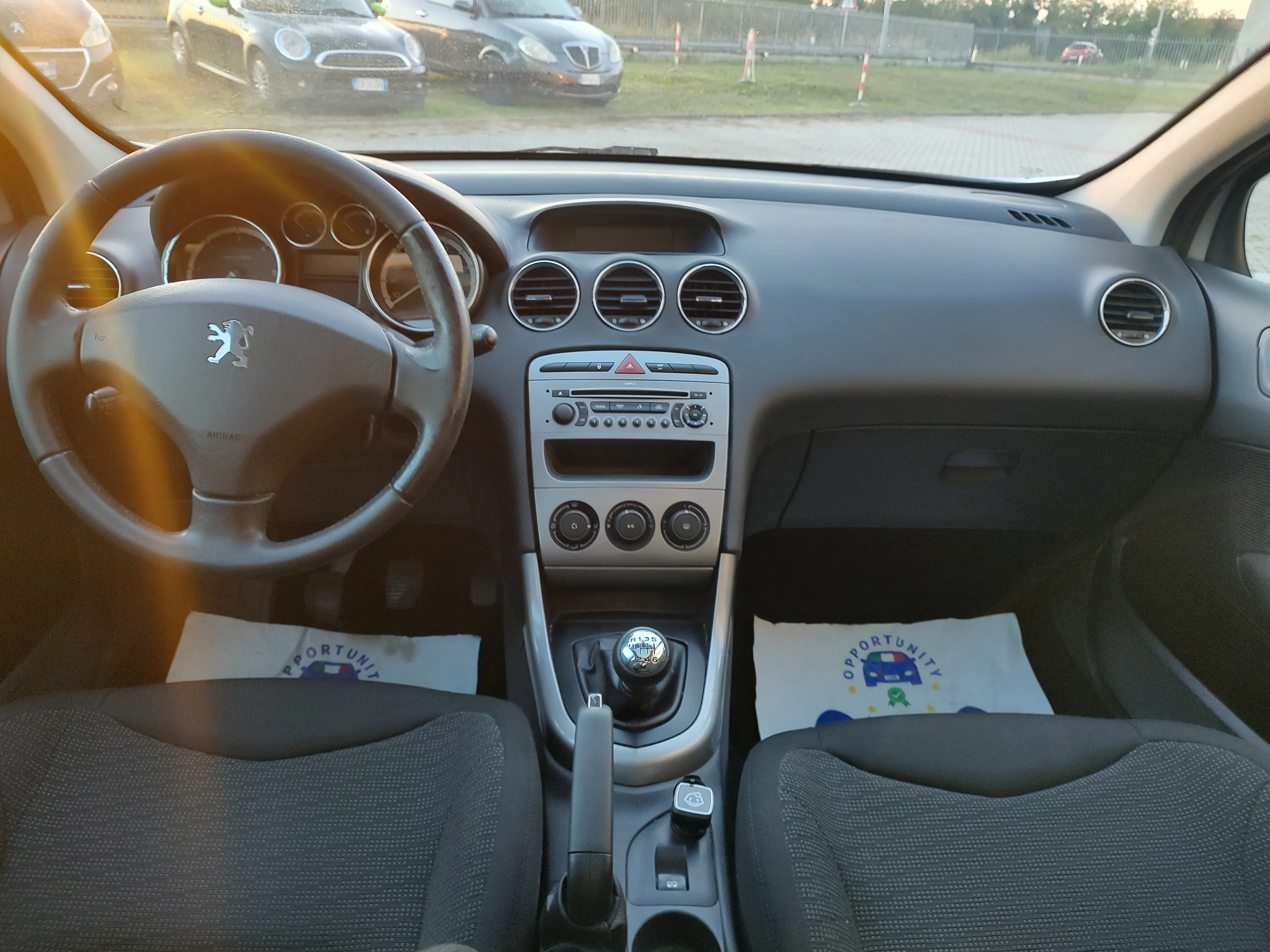 Peugeot 308 SW 1.6 hdi 16v Tecno Ciel 110cv fap 2009 — foto 9