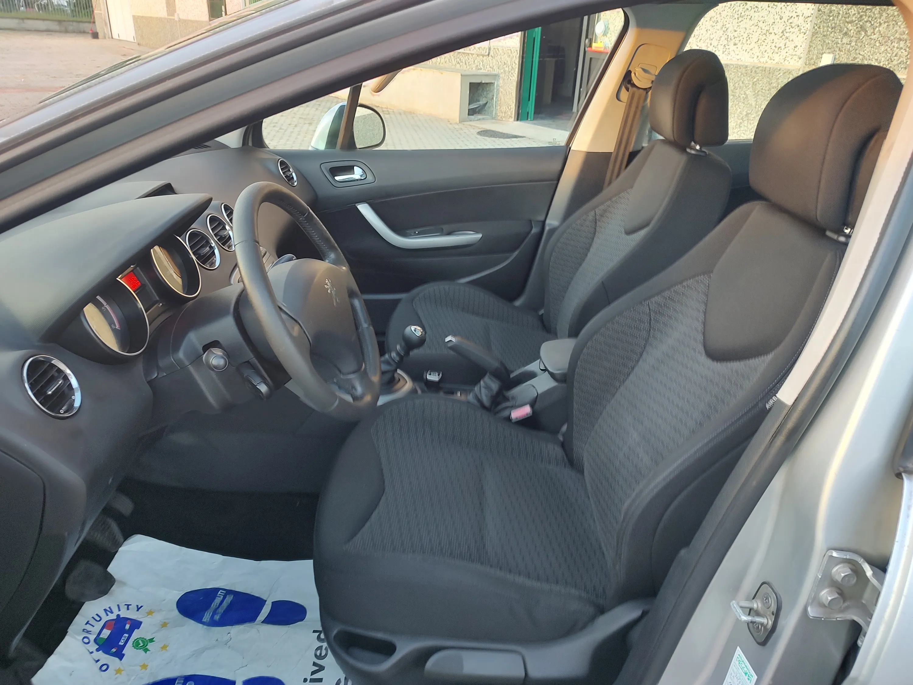 Peugeot 308 SW 1.6 hdi 16v Tecno Ciel 110cv fap 2009 — foto 12