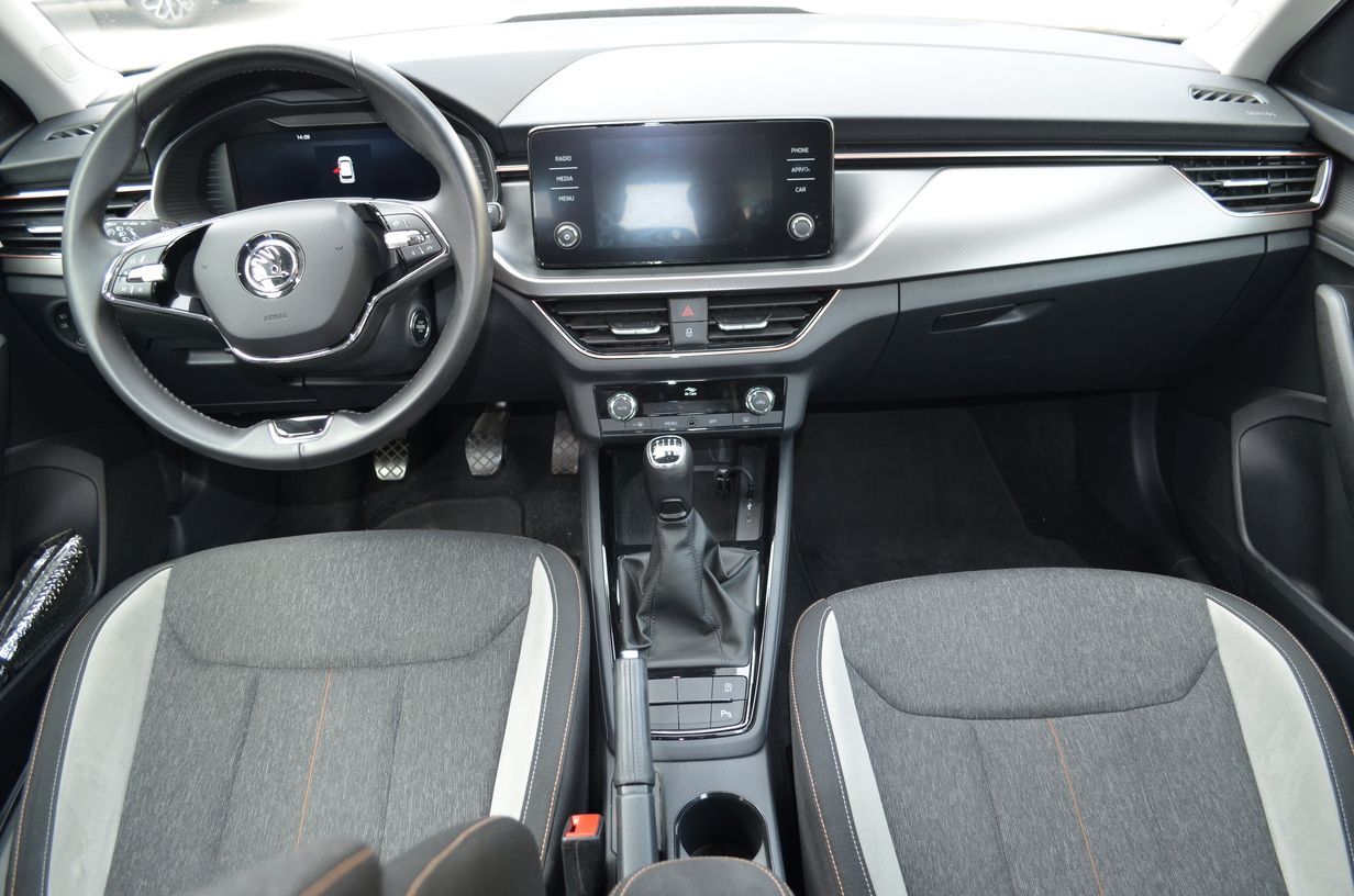 Skoda Kamiq 1.5 tsi Black Dots 150cv dsg 2023 — foto 13