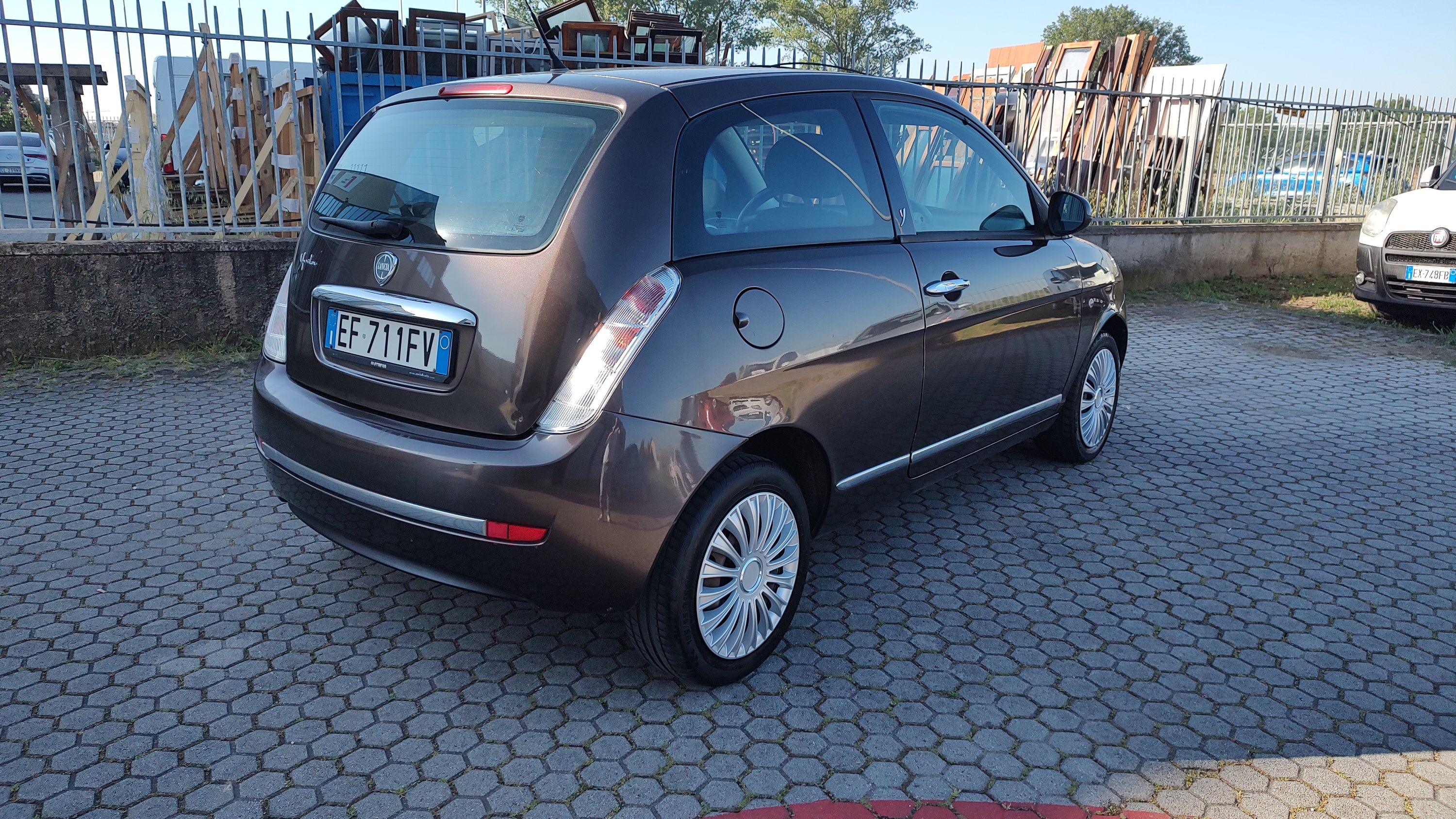 Lancia Ypsilon 1.2 8v Argento 69cv 2010 — foto 5