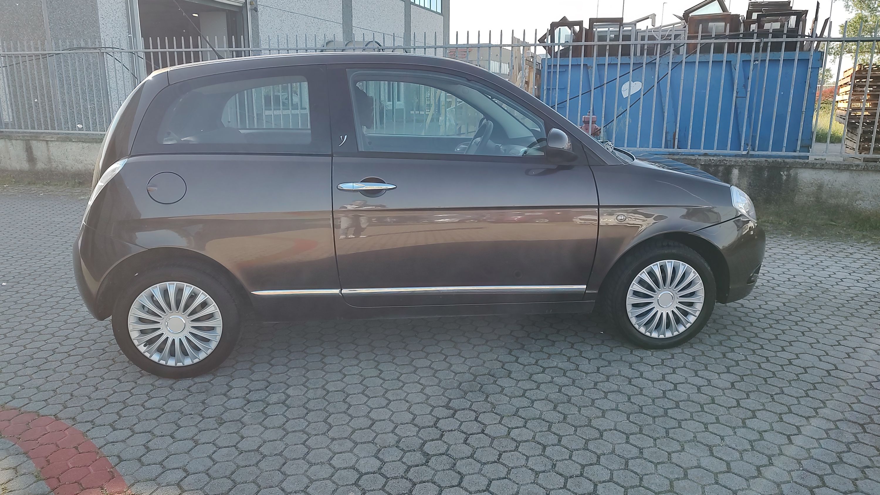 Lancia Ypsilon 1.2 8v Argento 69cv 2010 — foto 6