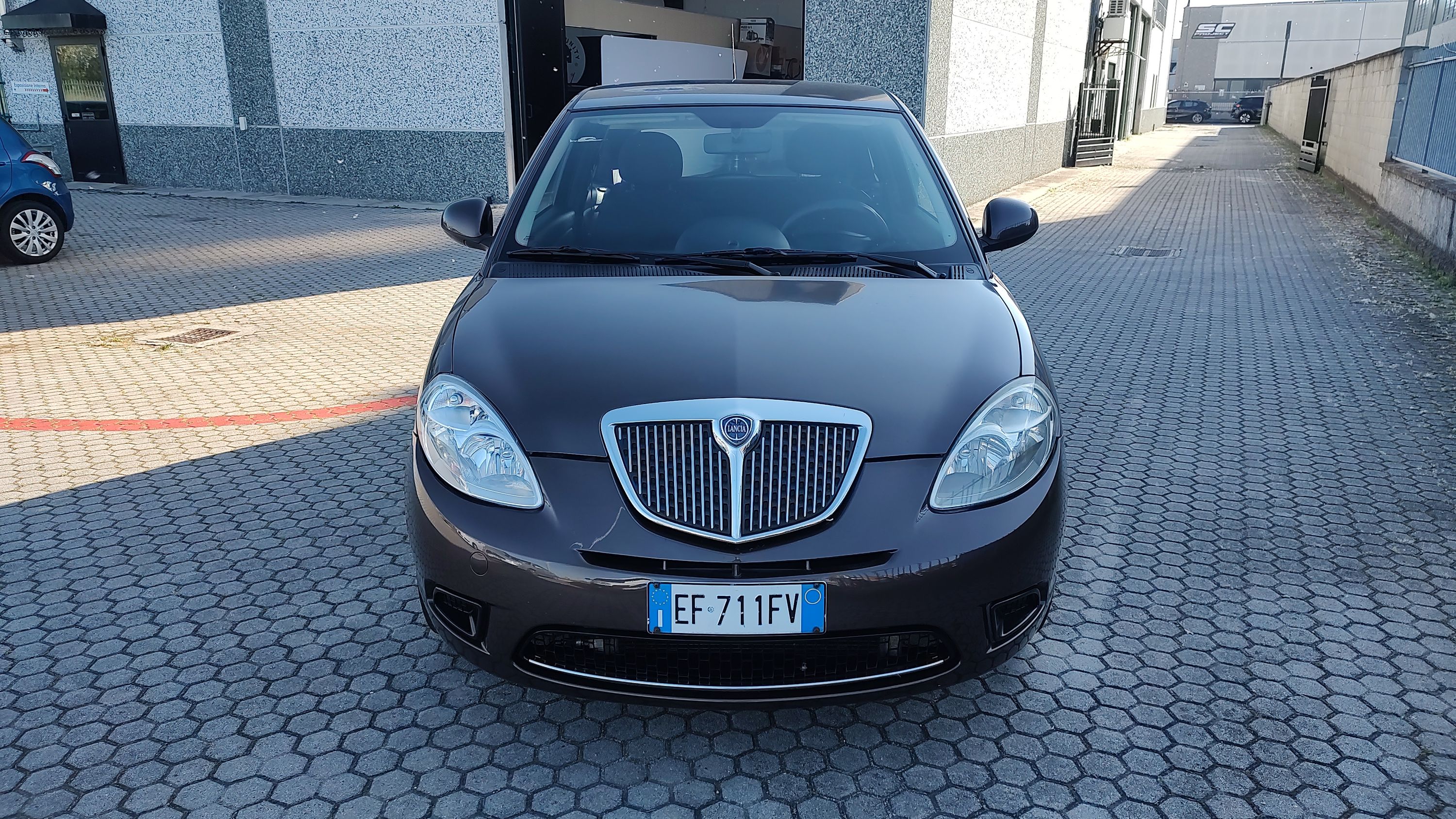 Lancia Ypsilon 1.2 8v Argento 69cv 2010 — foto 8