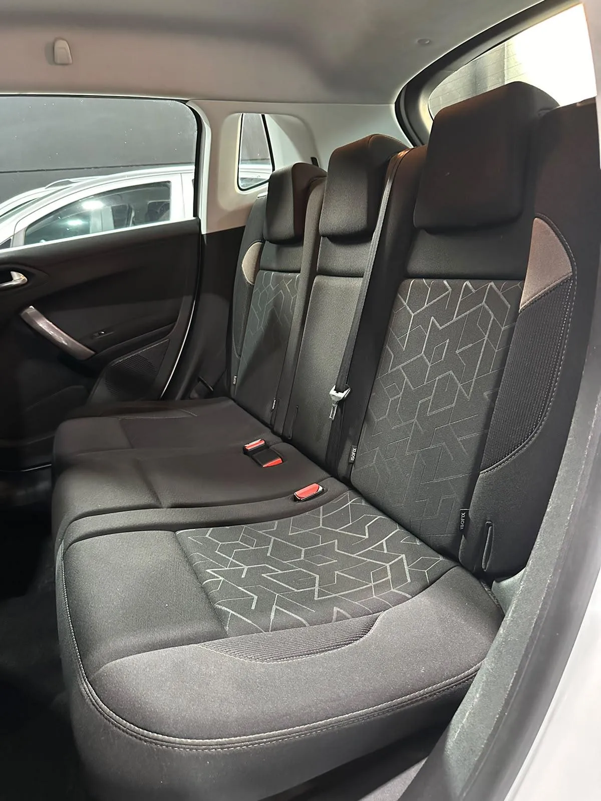 Peugeot 2008 Benzina Neopatentati 2015 — foto 15