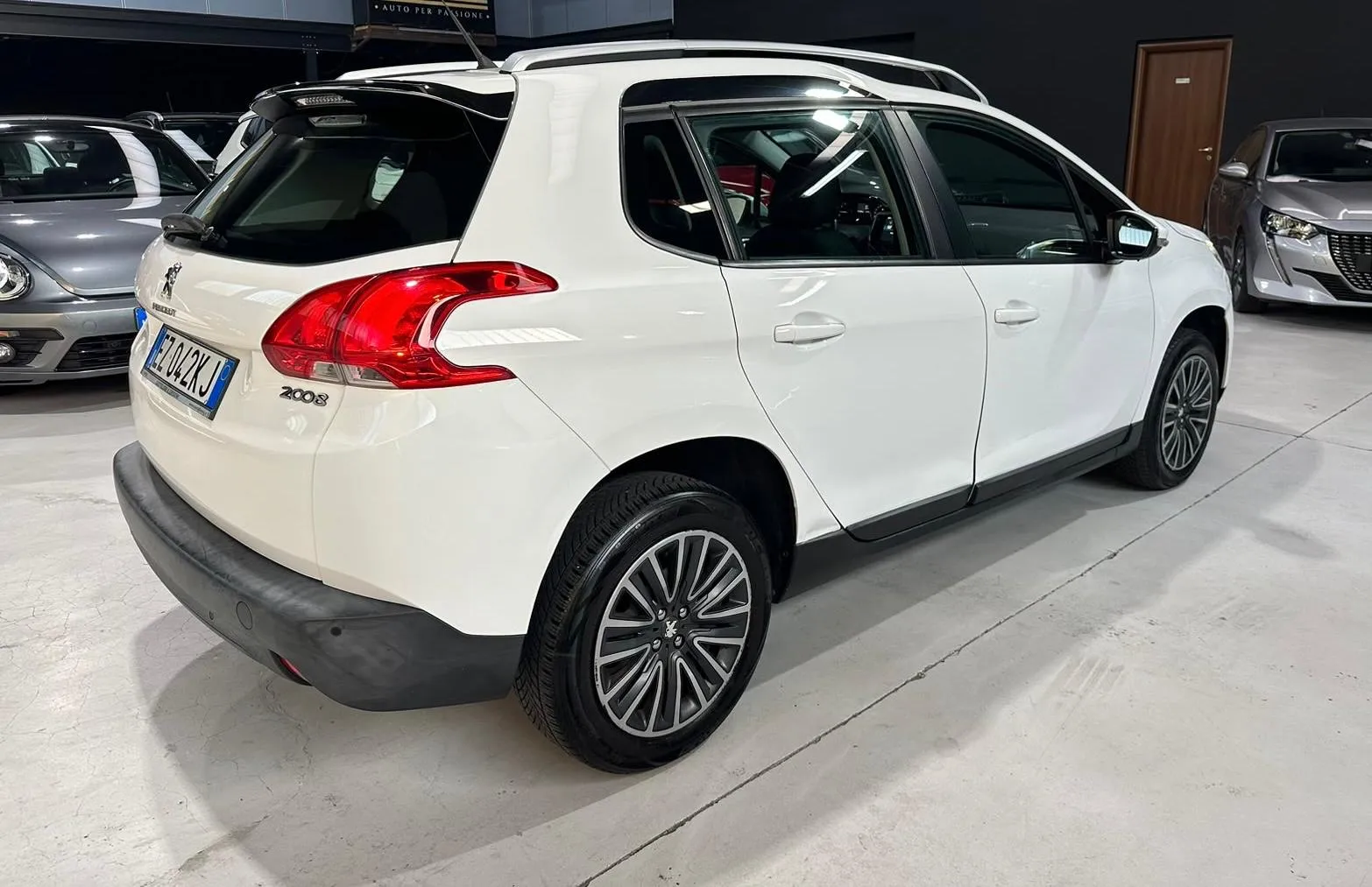 Peugeot 2008 Benzina Neopatentati 2015 — foto 6