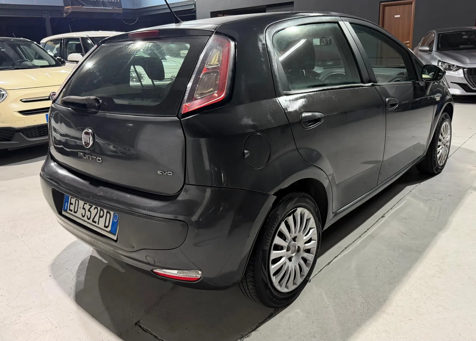 Fiat Benzina 5 posti Neopatentati 2010 — foto 6