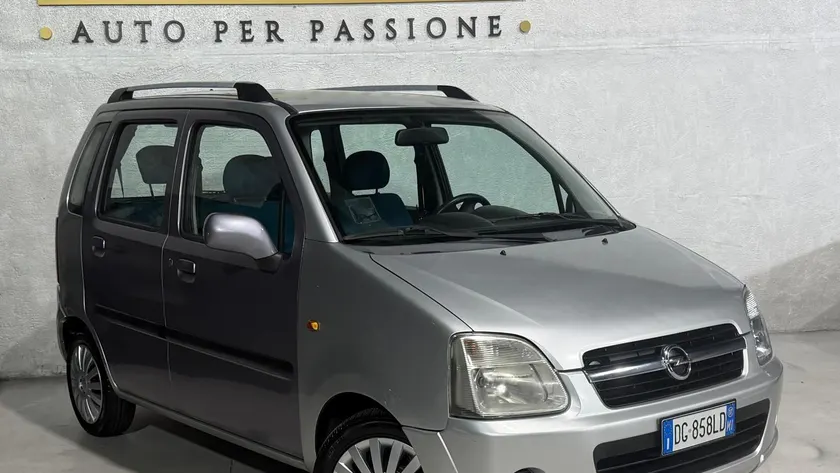 Opel Bicolor Benzina 5 Posti 2007