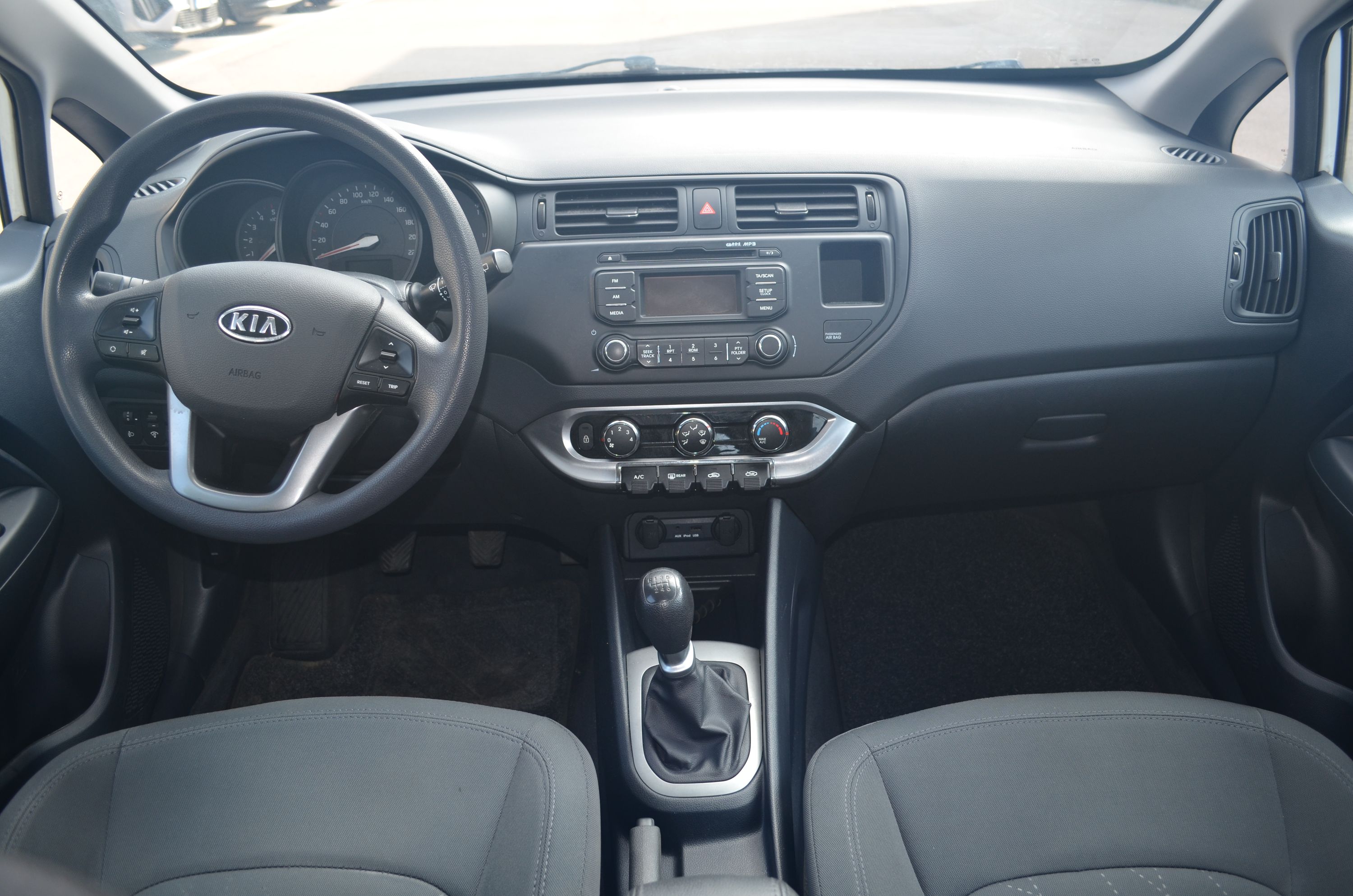 Kia Rio 5p 1.4 crdi EX 2012 — foto 7