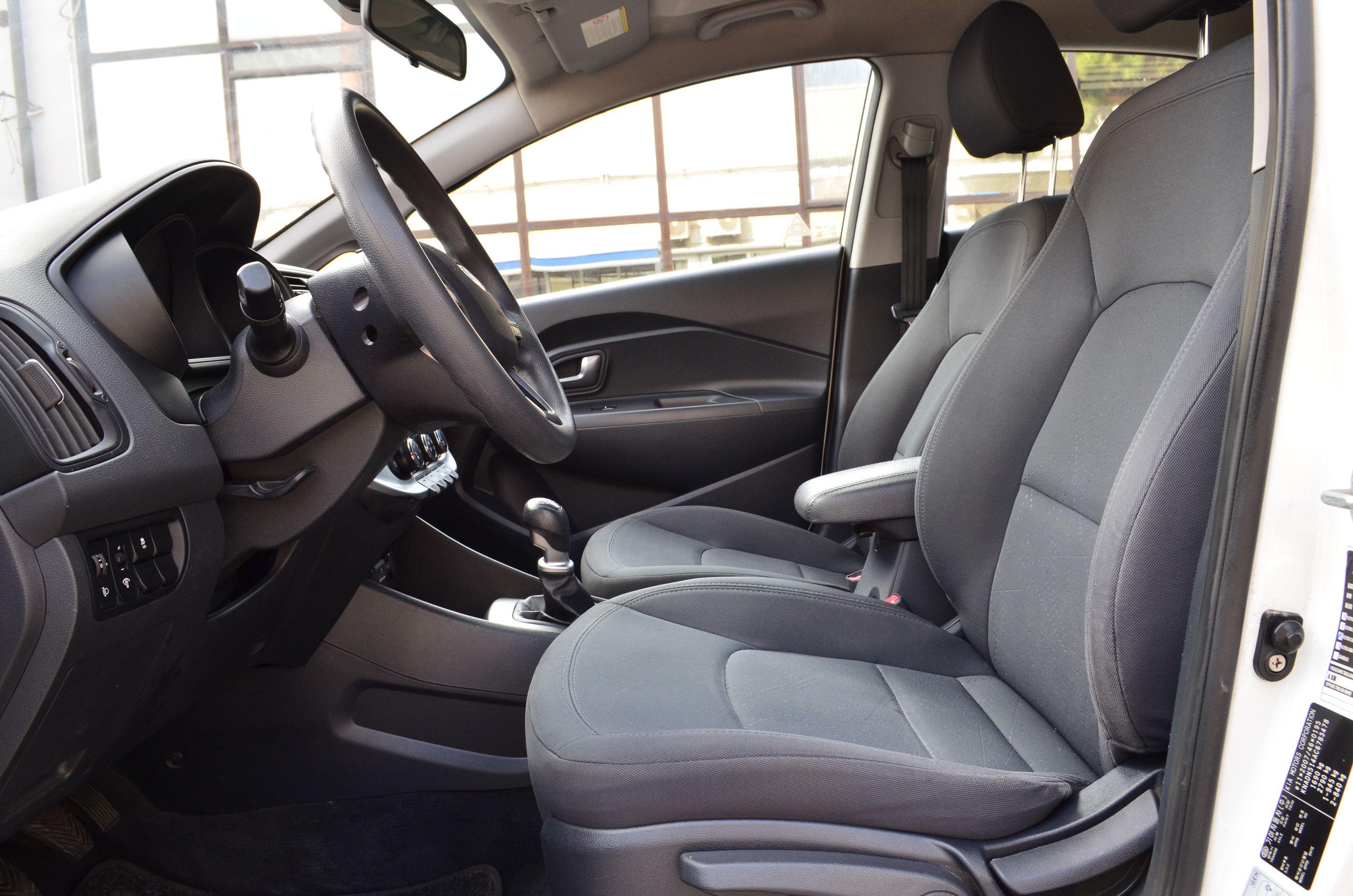Kia Rio 5p 1.4 crdi EX 2012 — foto 8
