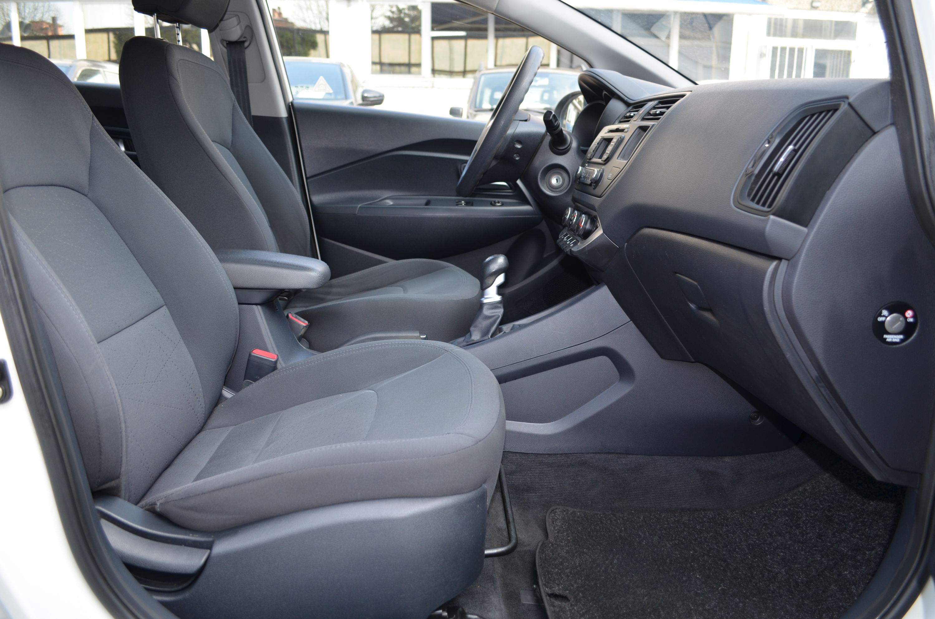 Kia Rio 5p 1.4 crdi EX 2012 — foto 13