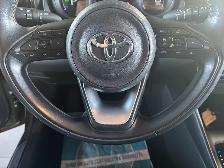 Toyota YARIS 1.5 HYBRID TREND 5P. NEOPATENTATI 2021 — foto 17