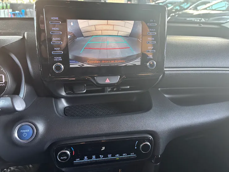Toyota YARIS 1.5 HYBRID TREND 5P. NEOPATENTATI 2021 — foto 18