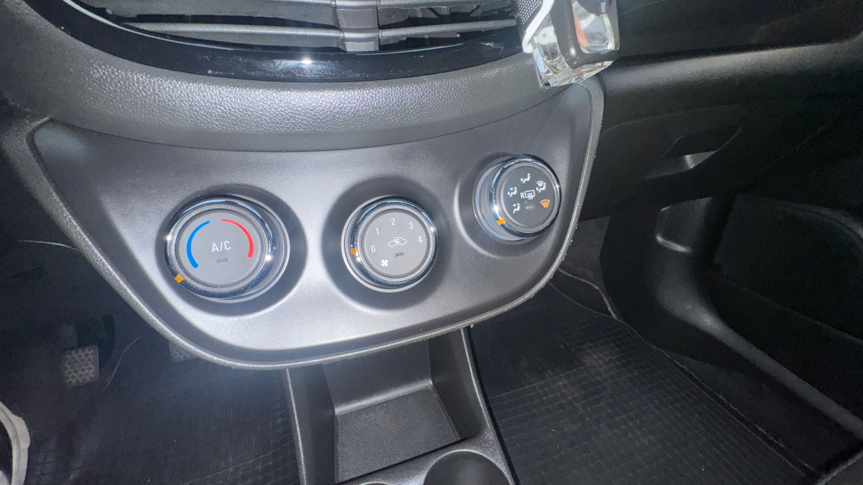 Opel Karl 1.0 Rocks s&s 73cv  " NEOPATENTATI" 2018 — foto 10