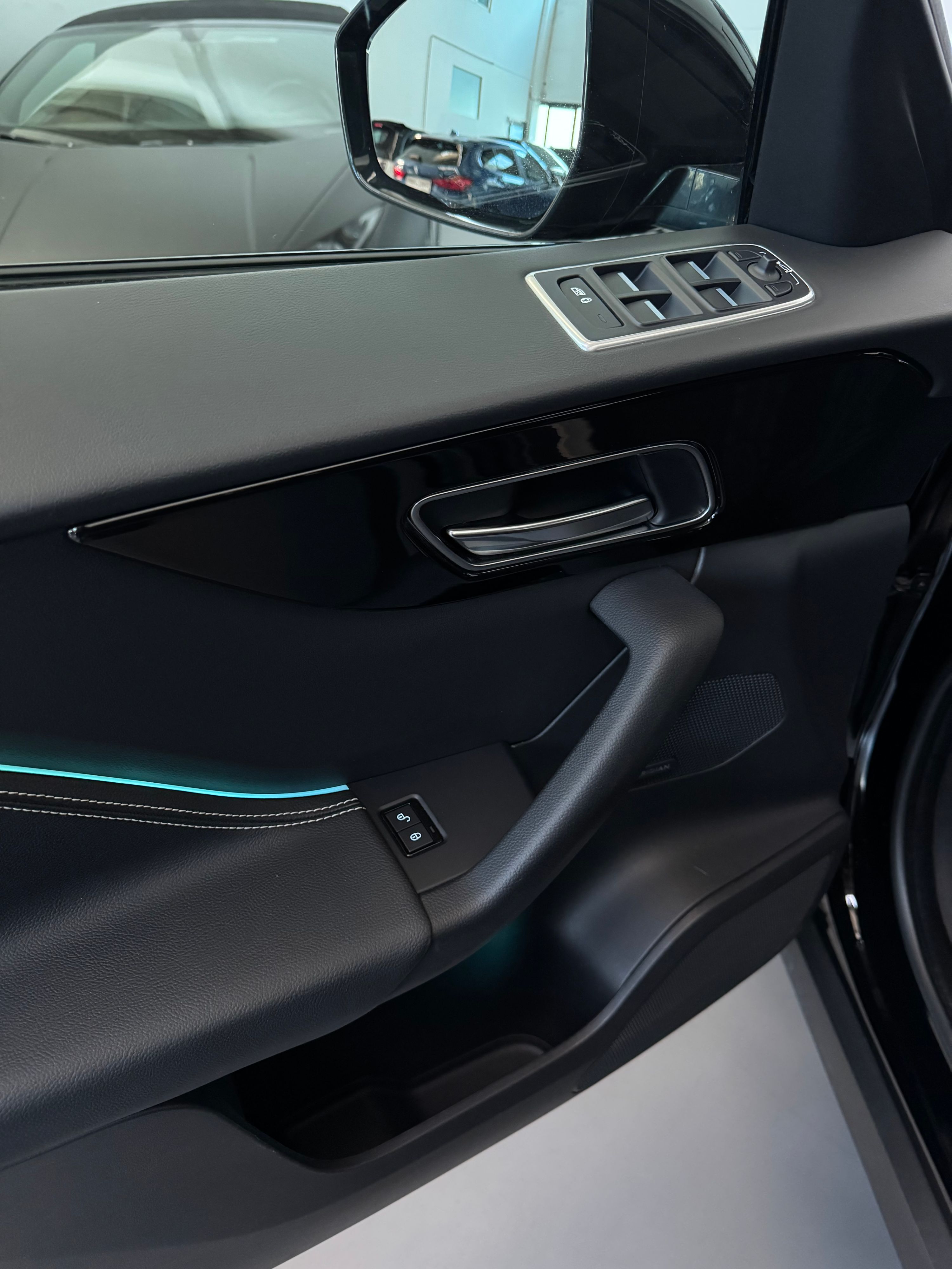 Jaguar F-Pace R-Sport 2.0cc 180cv AWD CarPlay Finanziabile 2018 — foto 9