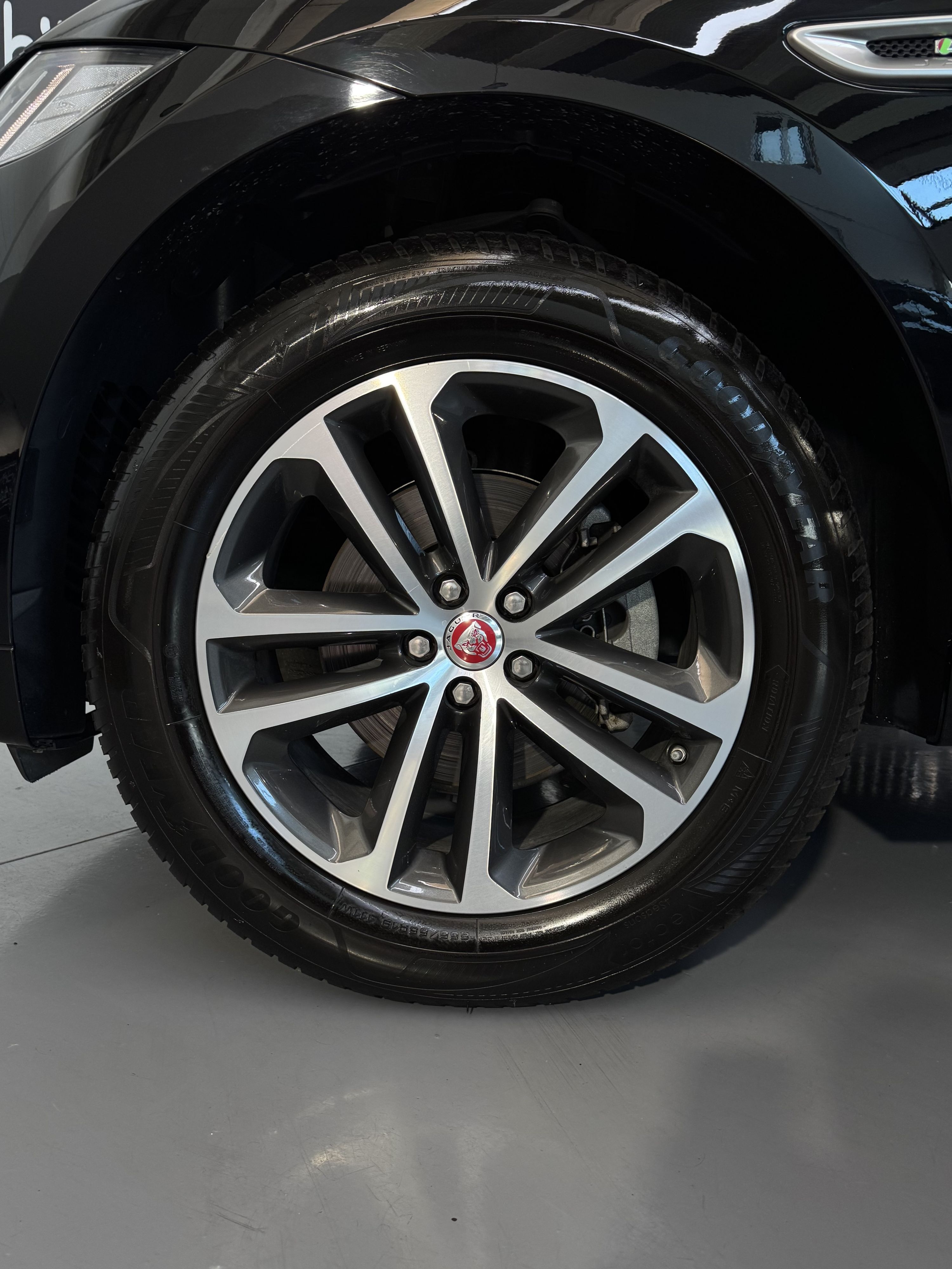 Jaguar F-Pace R-Sport 2.0cc 180cv AWD CarPlay Finanziabile 2018 — foto 8