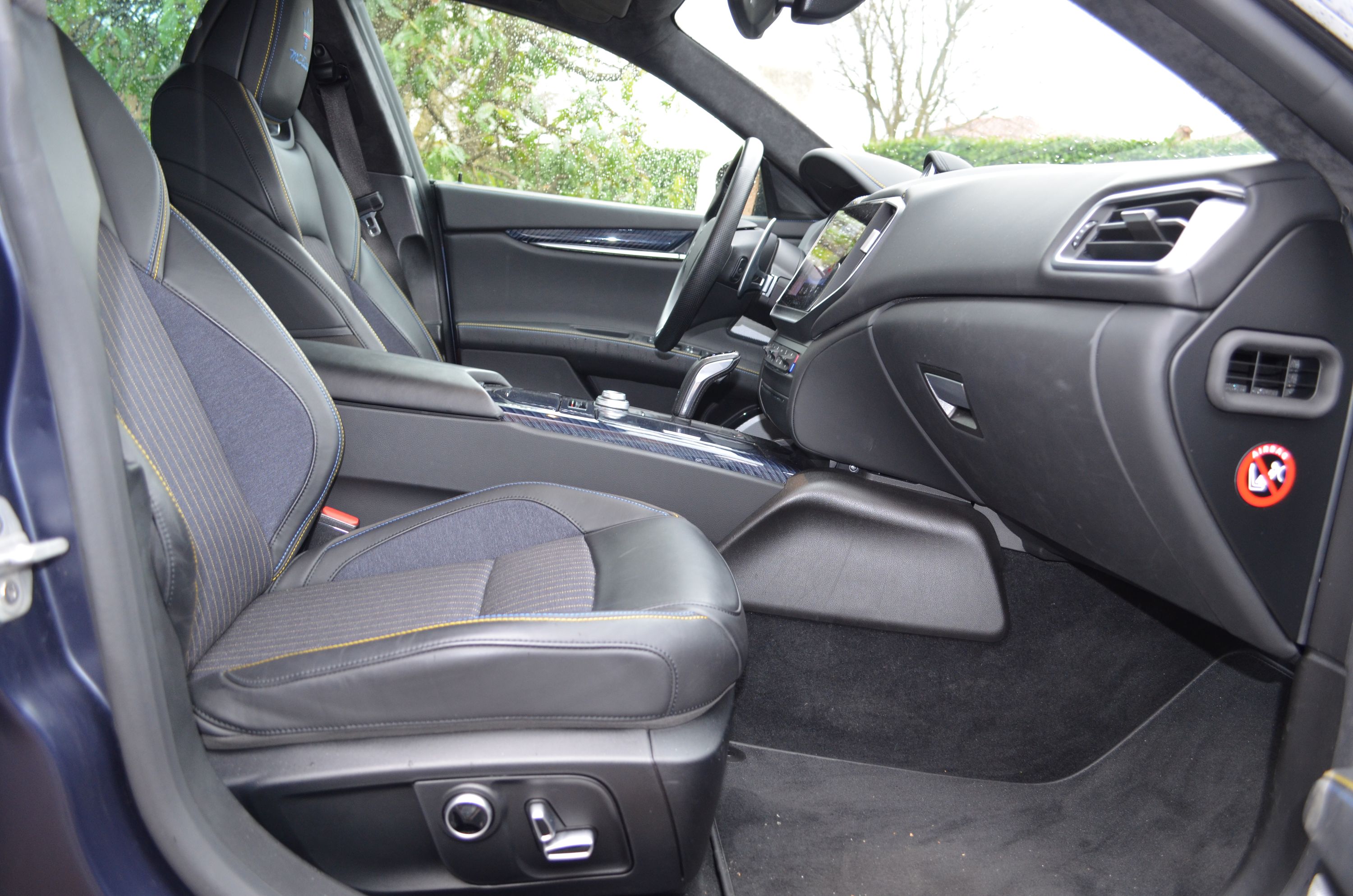 Maserati Ghibli 3.8 V8 Trofeo 580cv rwd auto 2023 — foto 16