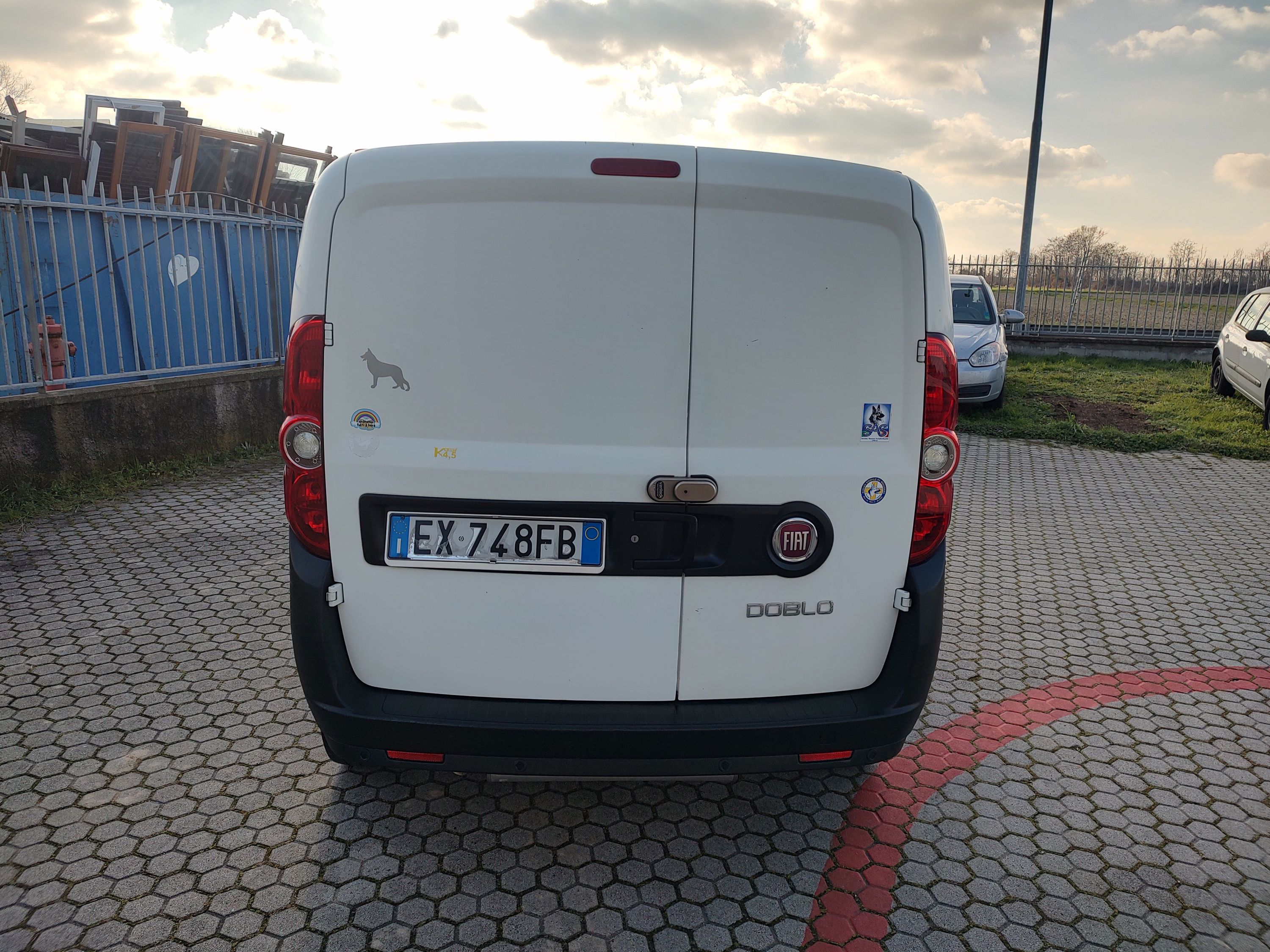 Fiat Doblo 1.4 tjt natural power Emotion 120cv 2014 — foto 4