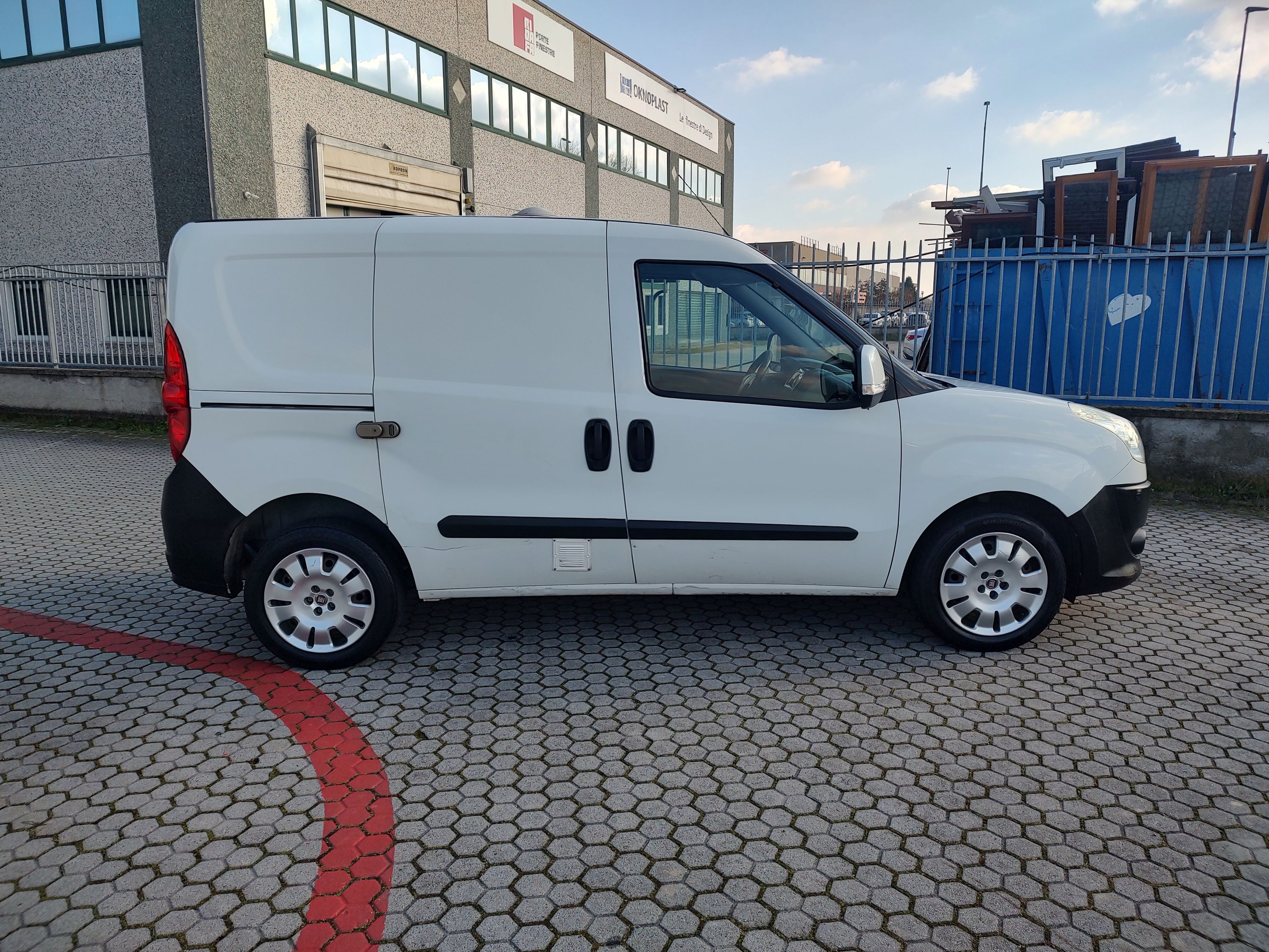 Fiat Doblo 1.4 tjt natural power Emotion 120cv 2014 — foto 6