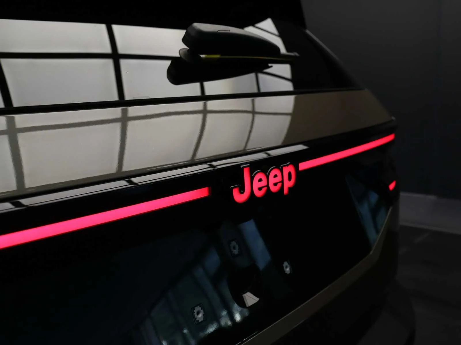 Jeep Compass 1.2 turbo e-hybrid mhev Summit fwd 145cv edct6 2026 — foto 42