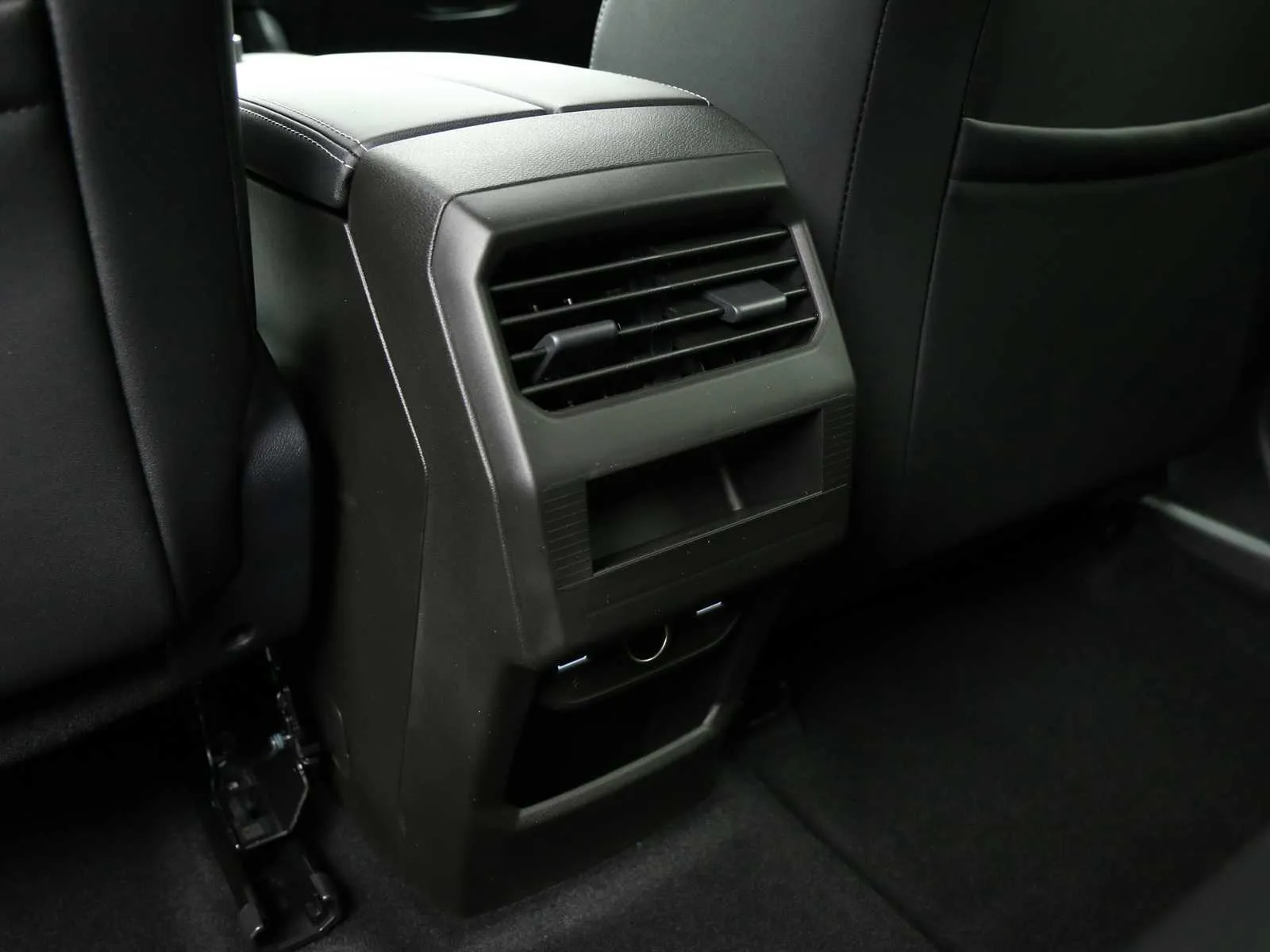 Jeep Compass 1.2 turbo e-hybrid mhev Summit fwd 145cv edct6 2026 — foto 14
