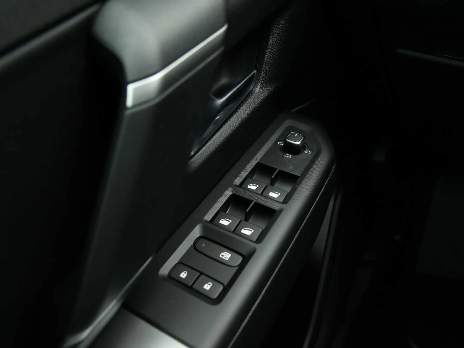 Jeep Compass 1.2 turbo e-hybrid mhev Summit fwd 145cv edct6 2026 — foto 11