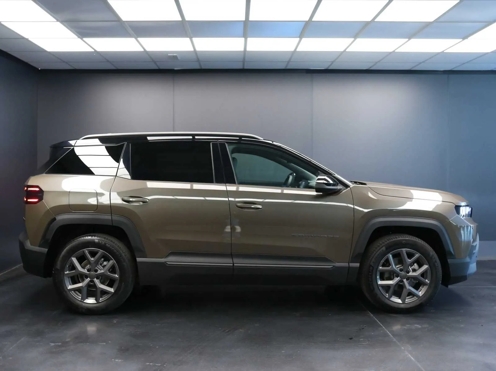Jeep Compass 1.2 turbo e-hybrid mhev Summit fwd 145cv edct6 2026 — foto 4