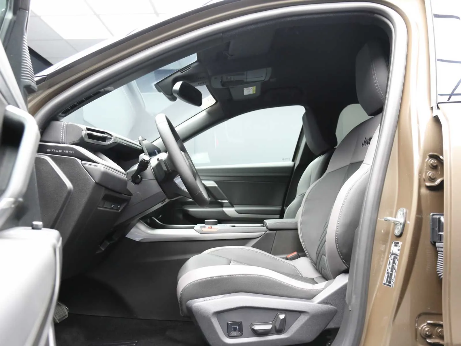 Jeep Compass 1.2 turbo e-hybrid mhev Summit fwd 145cv edct6 2026 — foto 34
