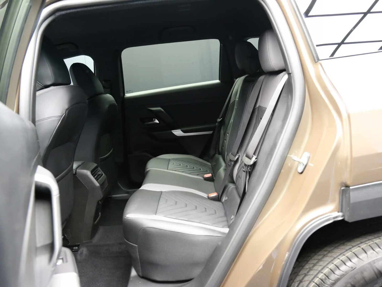 Jeep Compass 1.2 turbo e-hybrid mhev Summit fwd 145cv edct6 2026 — foto 38